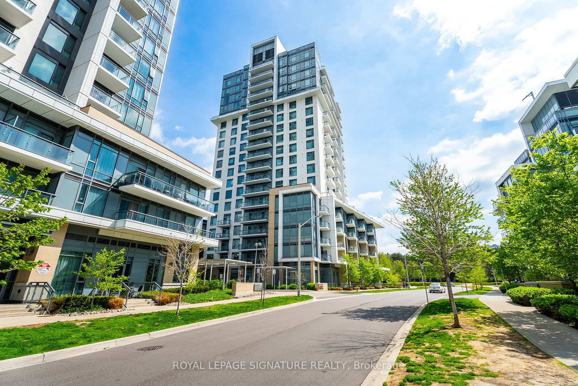 60 Ann O'Reilly Road Unit 358, Hillcrest Village / Bayview Village, ON M2J 0C8 - Photo 1