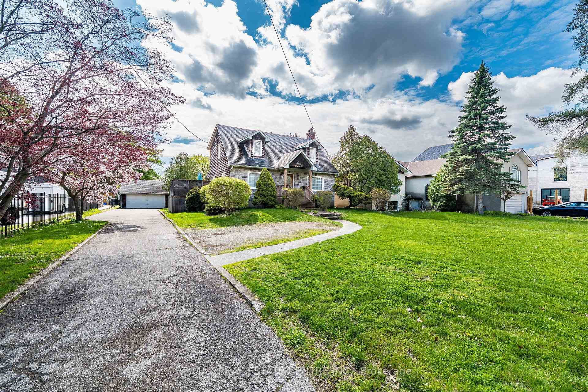 2212 Mississauga Road, Mississauga, ON L5H 2K9 - Photo 1