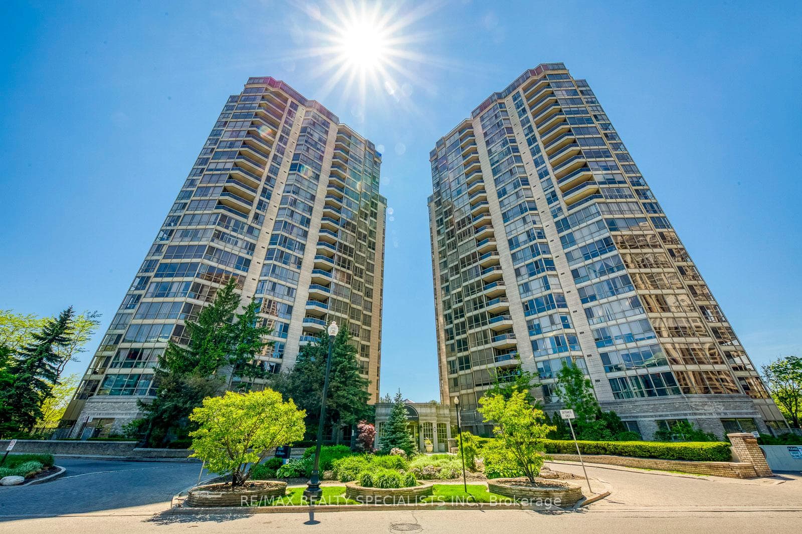 55 Kingsbridge Garden Circle Unit 1002, Mississauga, ON L5R 1Y1 - Photo 1