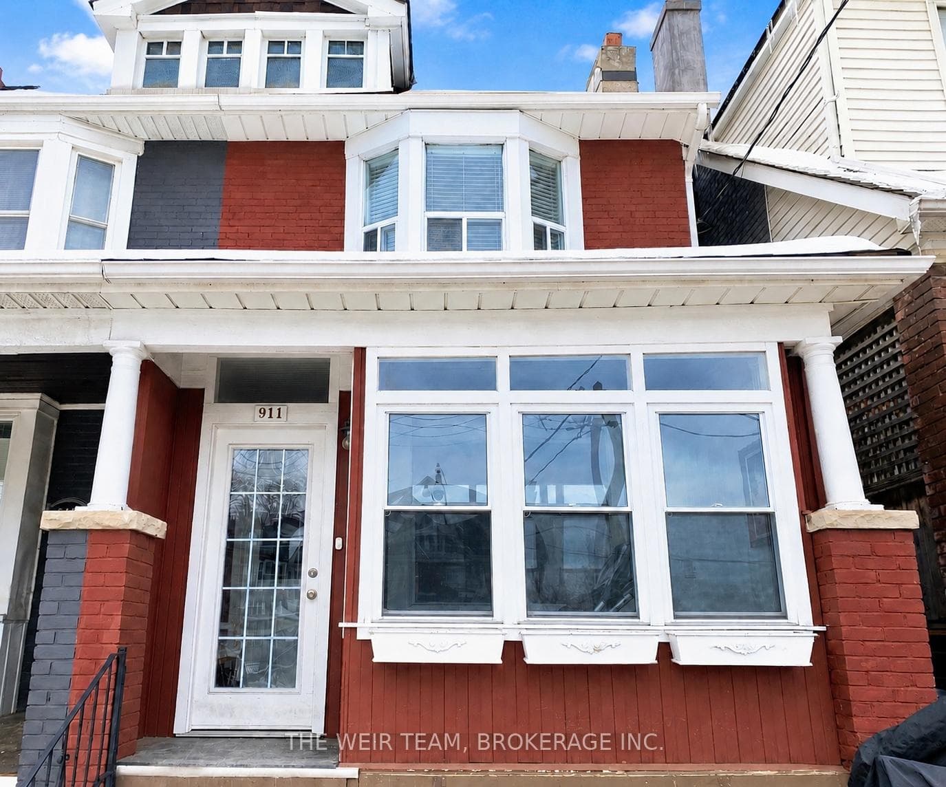 911 Woodbine Avenue, The Beaches / Upper Beaches, ON M4C 4B6 - Photo 1