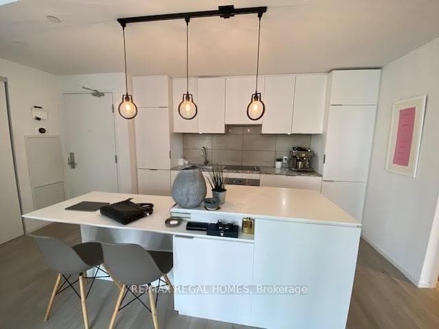 5 St Joseph Street Unit 1407, Toronto C01