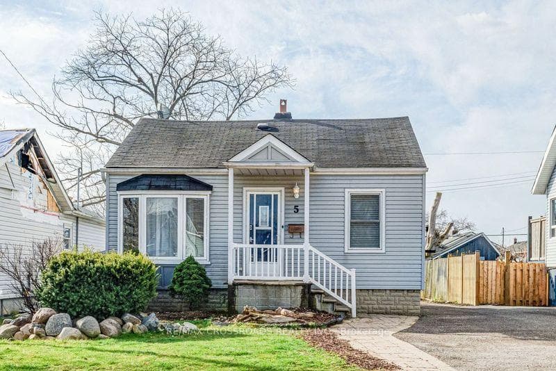 5 Durham Street, Ajax, ON L1S 1W7 - Photo 1