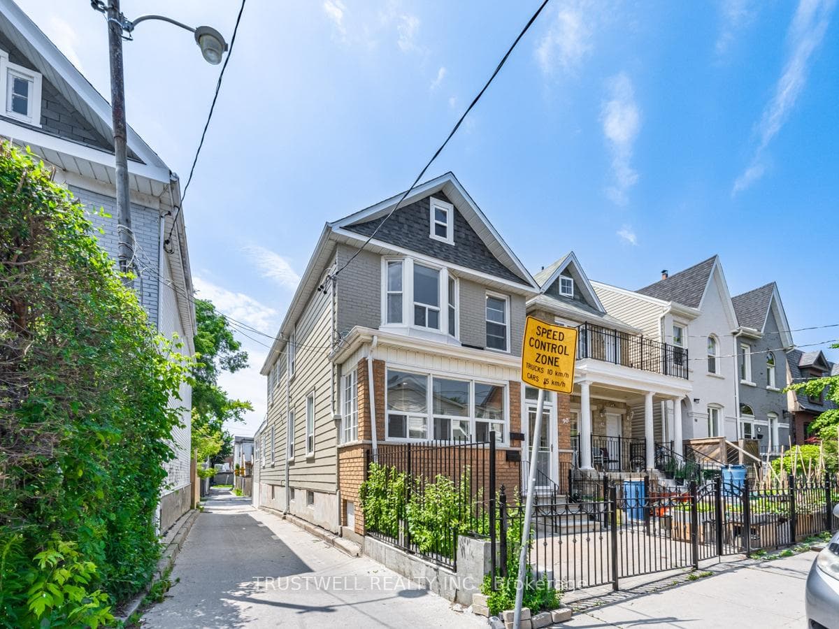 90 Galt Avenue Unit C, Toronto E01