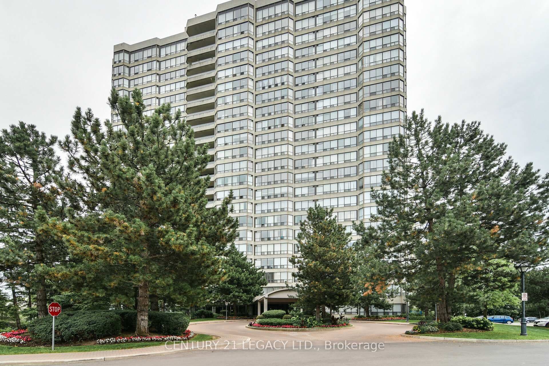 24 Hanover Road Unit 404, Brampton