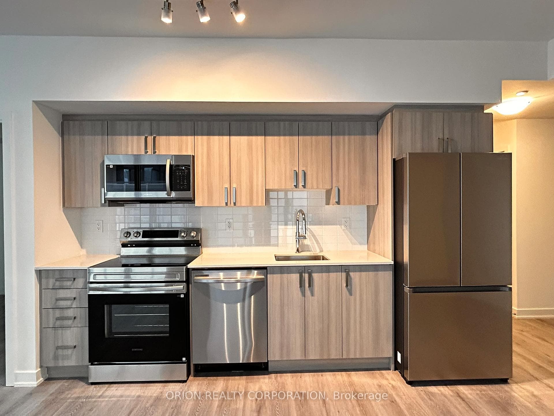 1010 Sandy Beach Road Unit 214, Pickering, ON L1W 0C7 - Photo 1