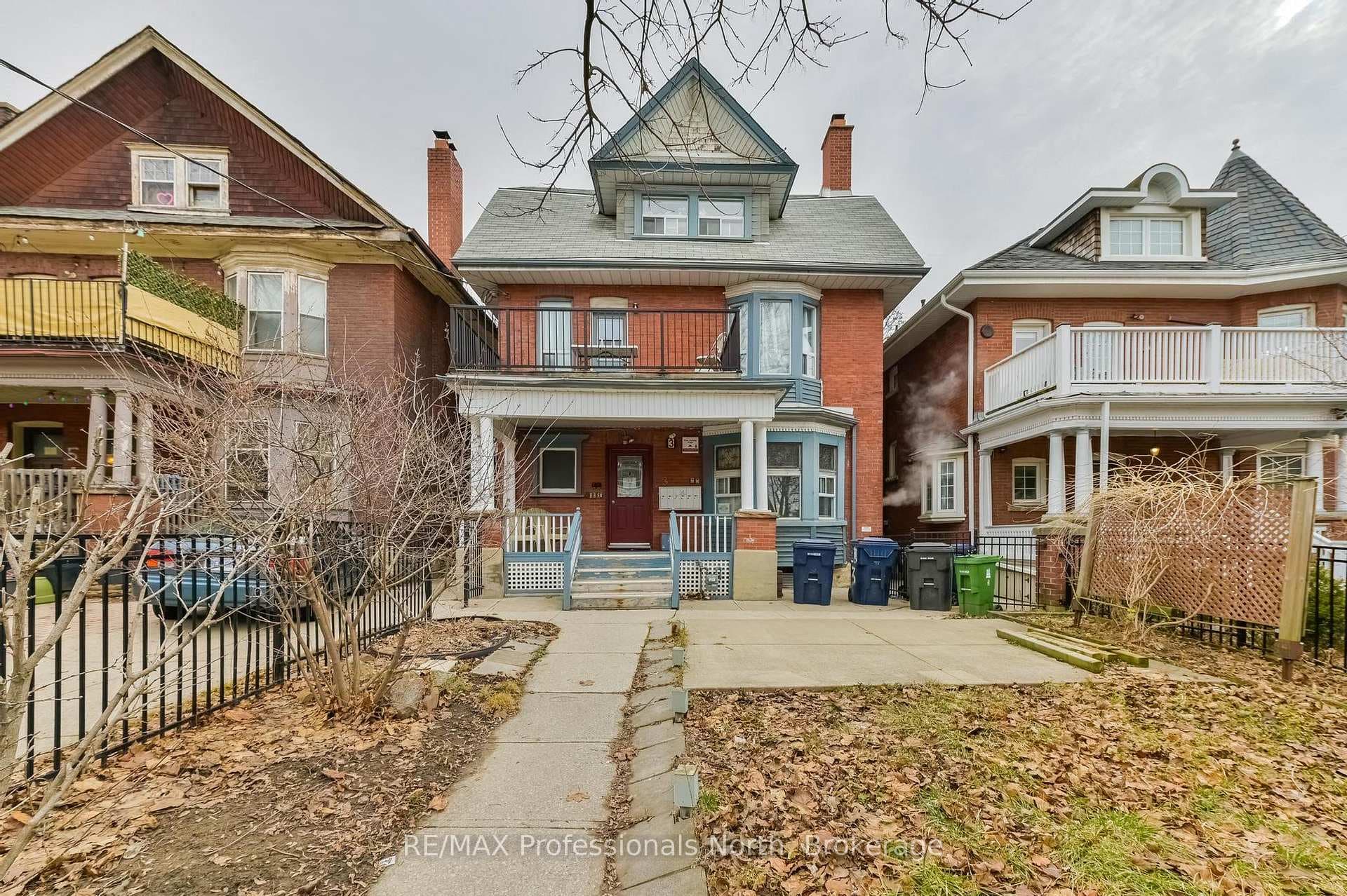 3 Maynard Avenue, Toronto W01