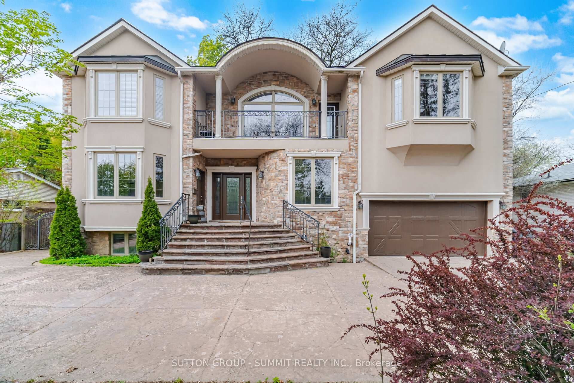 12 Pioneer Drive, Mississauga, ON L5M 1G9 - Photo 1