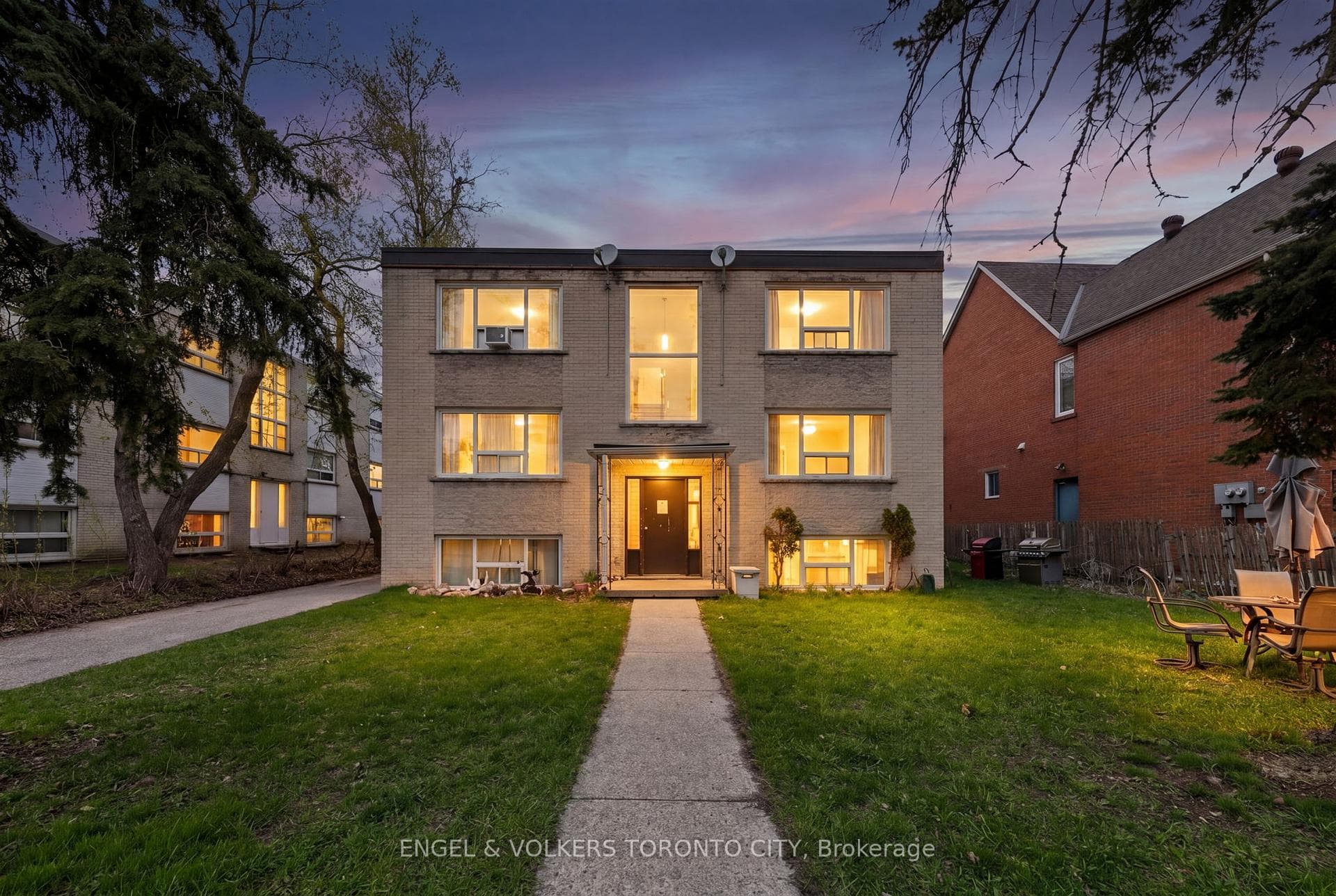 151 Cumberland Street, Barrie