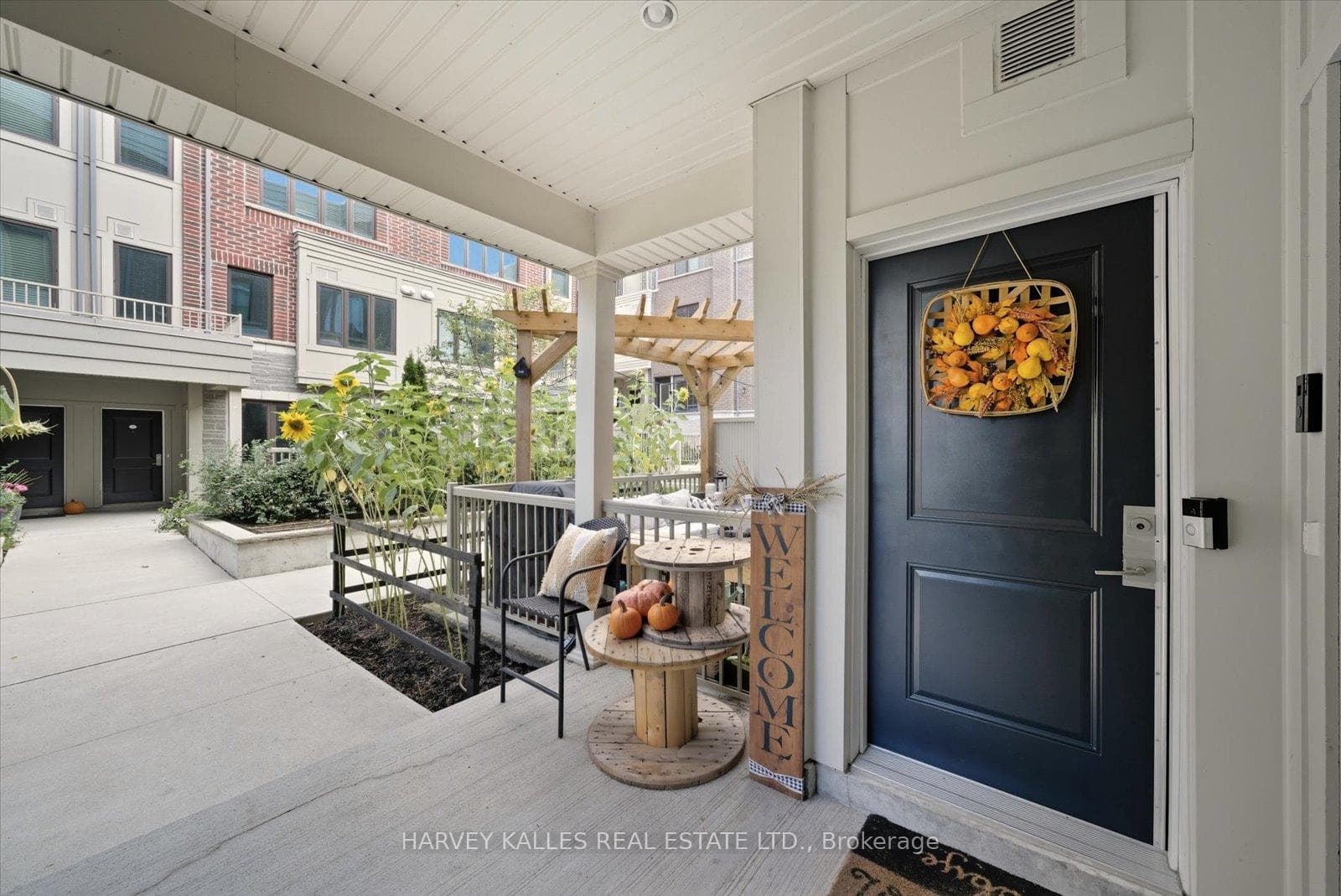 95 Eastwood Park Gardens Unit 21, Liberty Village / Parkdale / South Parkdale, ON M8W 0B9 - Photo 1