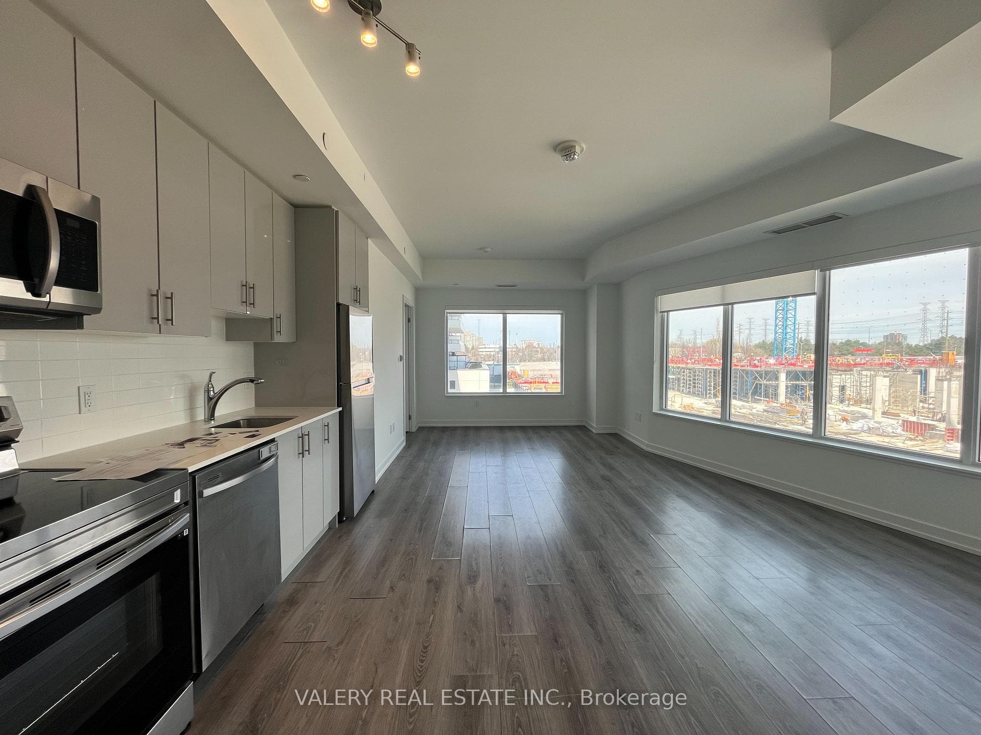 1480 Bayly Street Unit 307, Pickering, ON L1W 0C2 - Photo 1