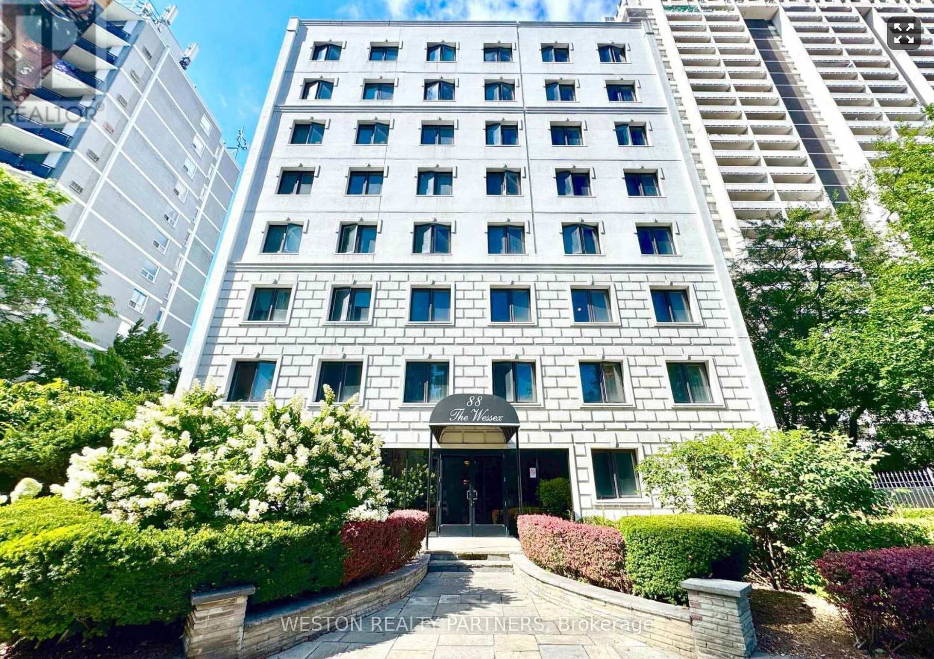 88 Wellesley Street Unit 304, Regent Park / Cabbagetown / St. James Town, ON M4Y 1H4 - Photo 1