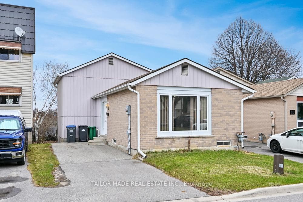 17 Hyde Park Court, Brampton, ON L6S 1Y6 - Photo 1