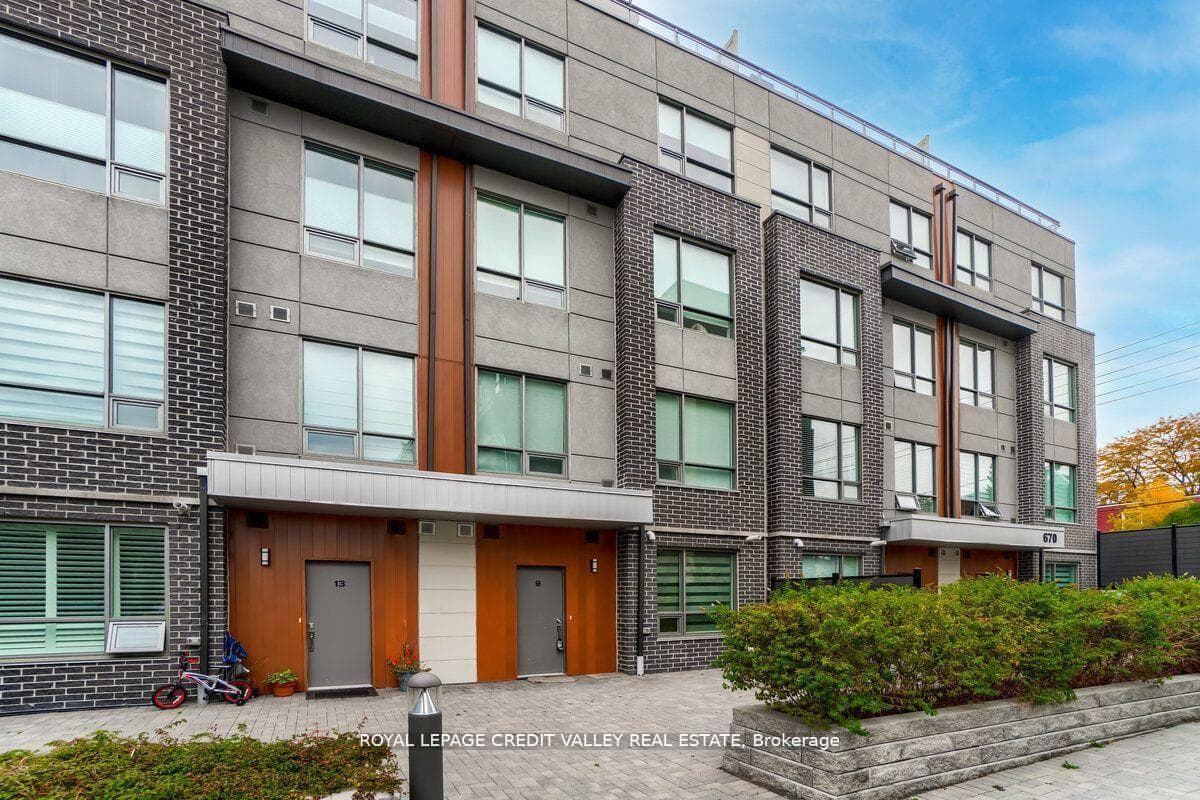 670 Atwater Avenue Unit 09, Mississauga, ON L5G 4K7 - Photo 1