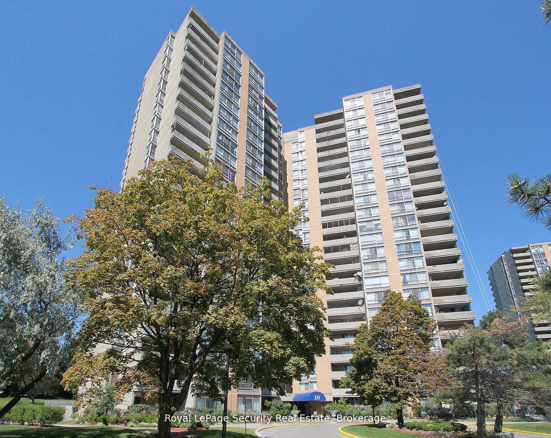 10 Martha Eaton Way Unit 2413, York / Weston, ON M6M 5B3 - Photo 1