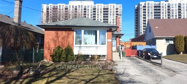 26 Arbutus Crescent, Toronto E04