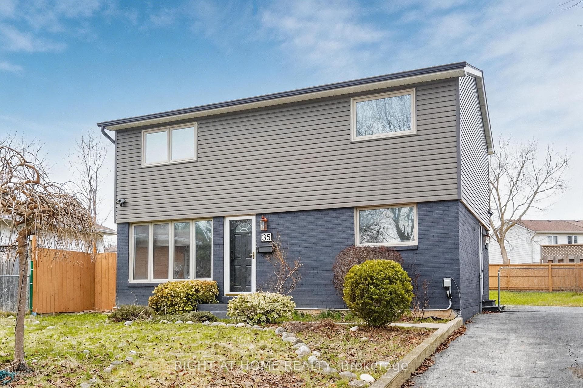 35 Tillbrook Court, Scarborough (Morningside / West Hill), ON M1B 1N5 - Photo 1
