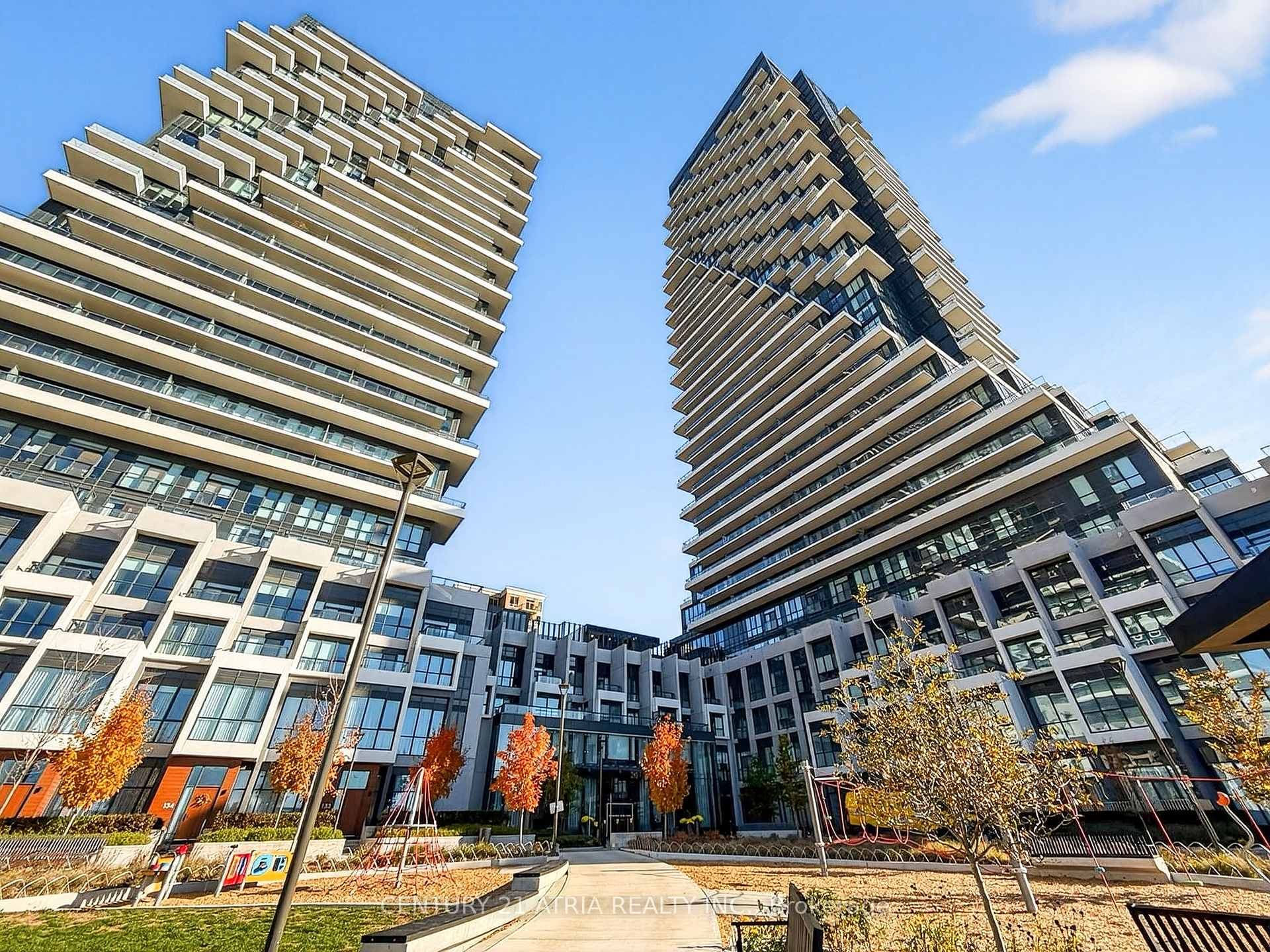 30 Inn On The Park Drive Unit 802, Don Mills / Parkwoods / Victoria Village, ON M3C 0P7 - Photo 1