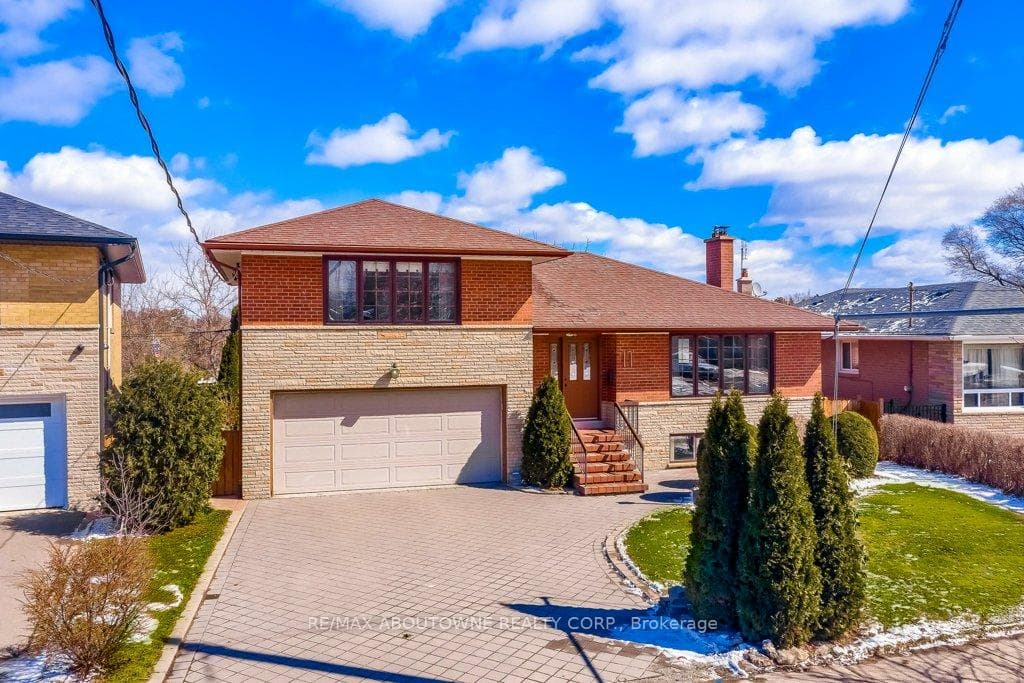 17 Duffield Road, Etobicoke (Kingsview Village / Humber Heights), ON M9P 3C8 - Photo 1