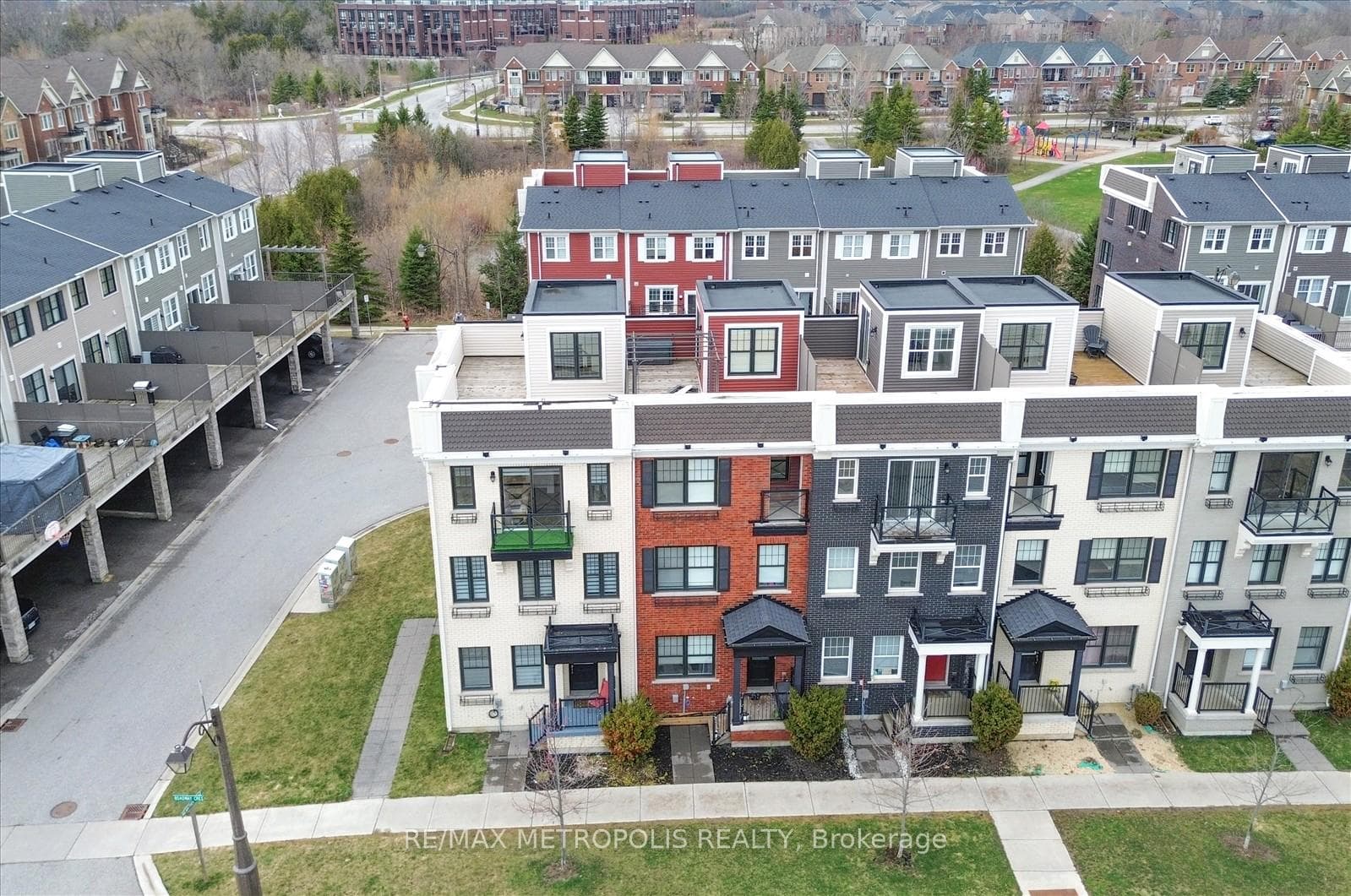 1 Boadway Crescent, Whitchurch-Stouffville, ON L4A 1X9 - Photo 1