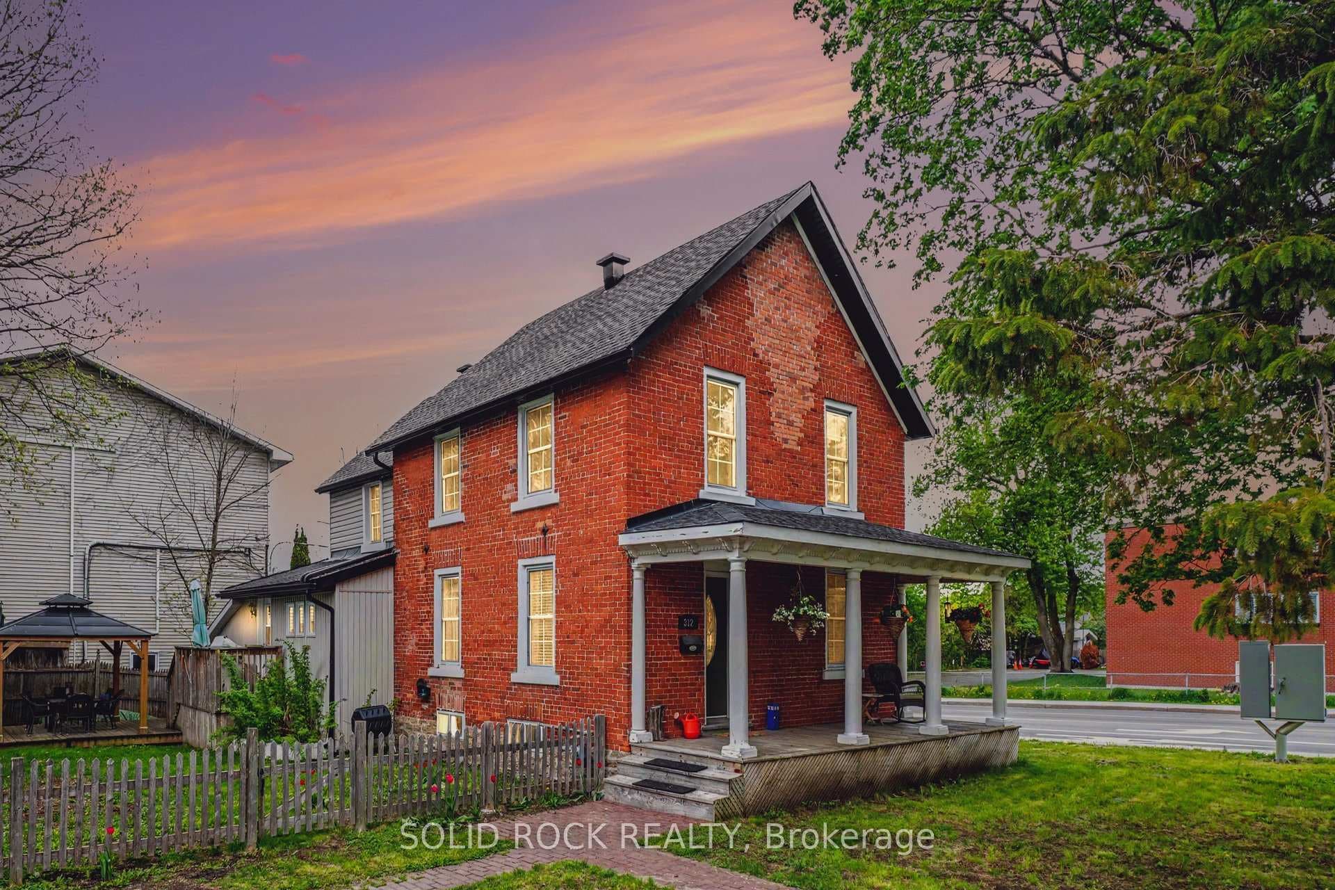 312 Bridge Street, Carleton Place