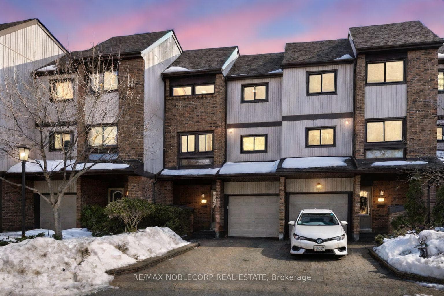 1080 Walden Circle Unit 52, Mississauga, ON L5J 4J9 - Photo 1