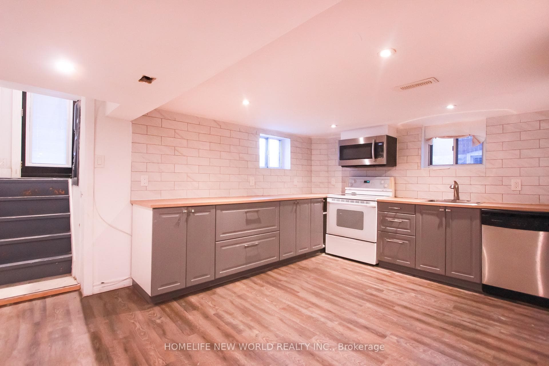 62 Belvidere Avenue Unit Lower, Forest Hill / Deer Park, ON M6C 1P6 - Photo 1