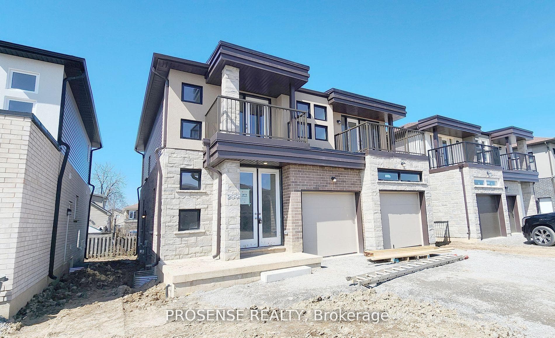 209 PILKINGTON Street, Thorold, ON L2V 1C2 - Photo 1