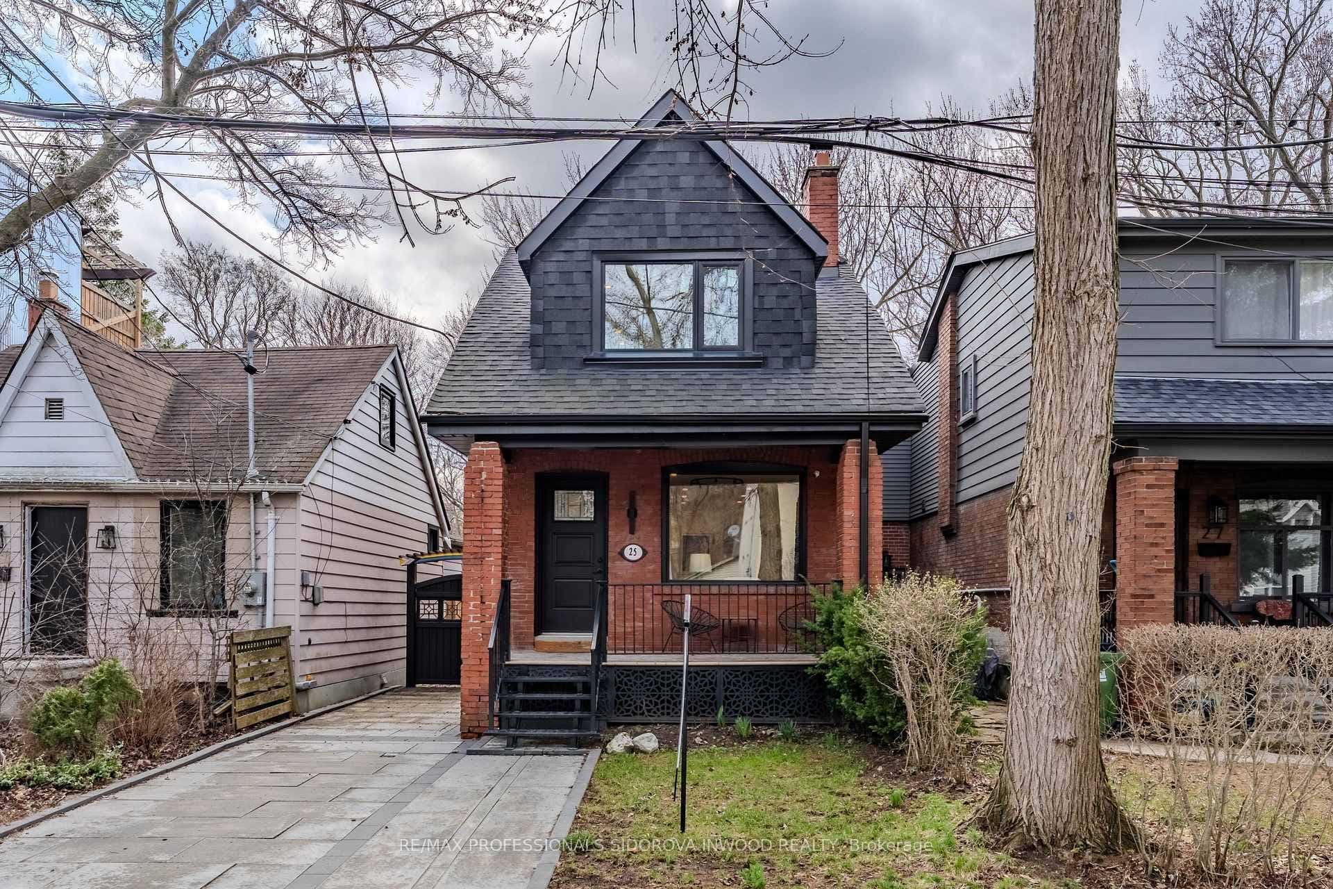 25 Warren Crescent, Bloor West Village / Swansea, ON M6S 4S1 - Photo 1