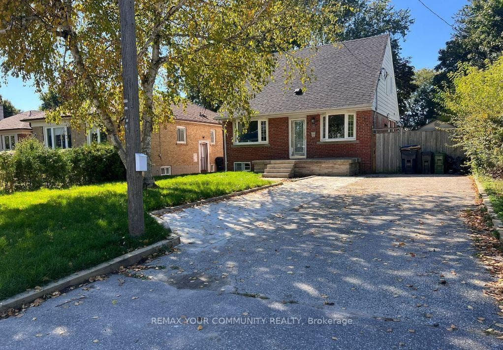16 Robertsfield Crescent, Dorset Park / Kennedy Park, ON M1R 2X2 - Photo 1