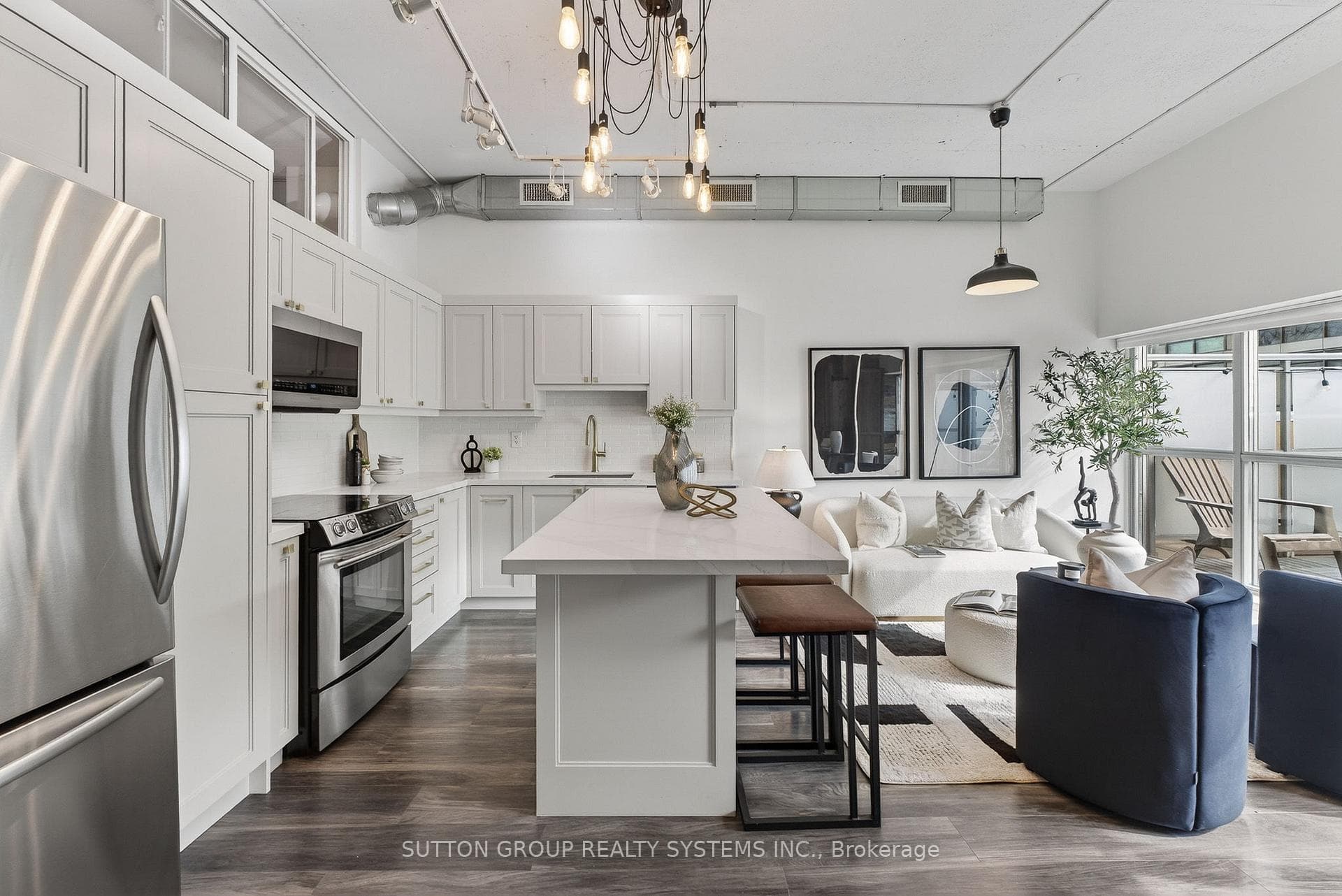 2 Fieldway Road Unit 211, Etobicoke (Islington / Rexdale), ON M8Z 0B9 - Photo 1