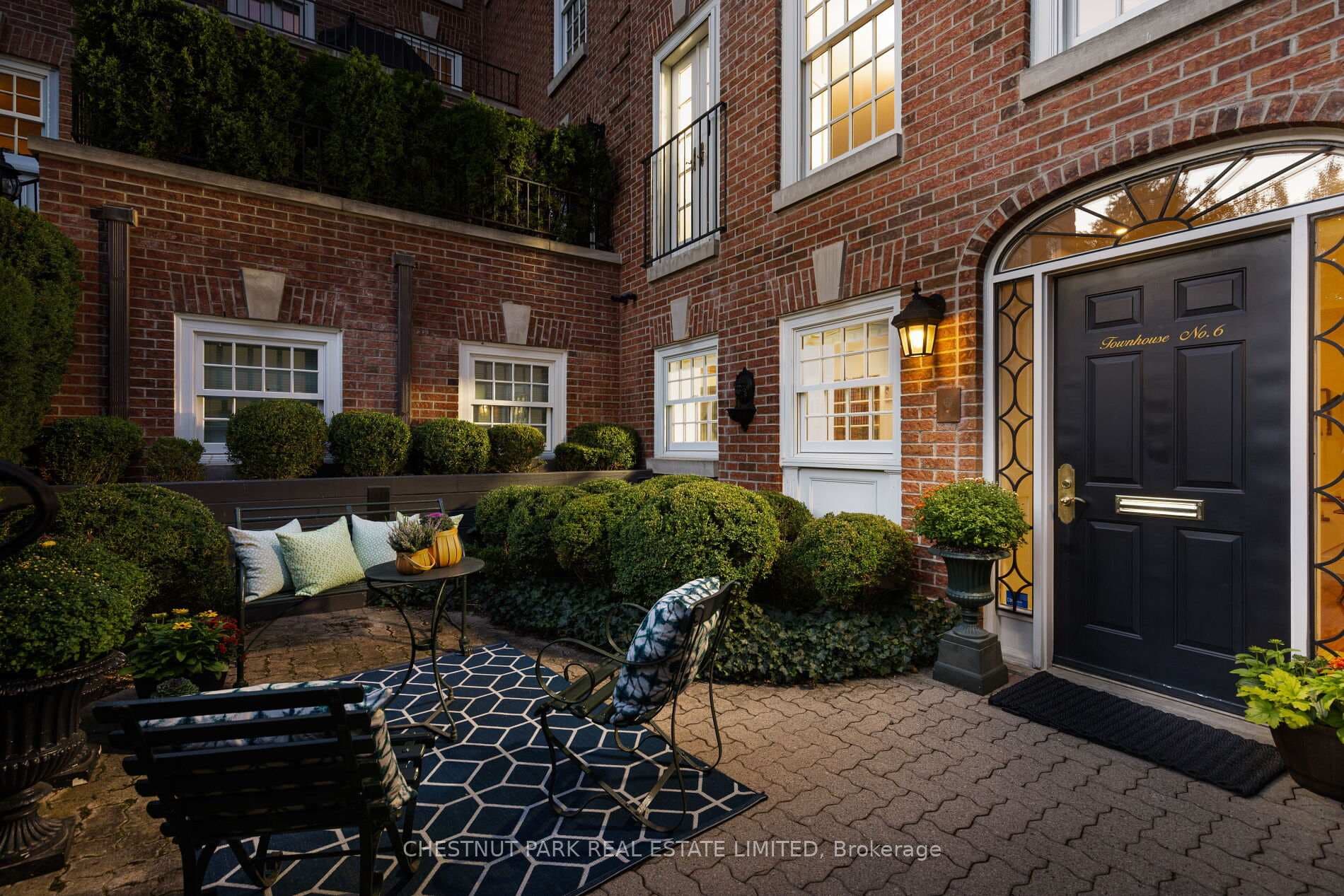 94 Crescent Road Unit TH6, Rosedale / Moore Park, ON M4W 1T5 - Photo 1