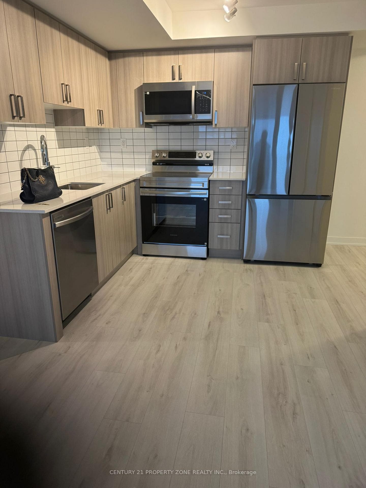 1010 Sandy Beach Road Unit 411, Pickering, ON L1W 3V9 - Photo 1