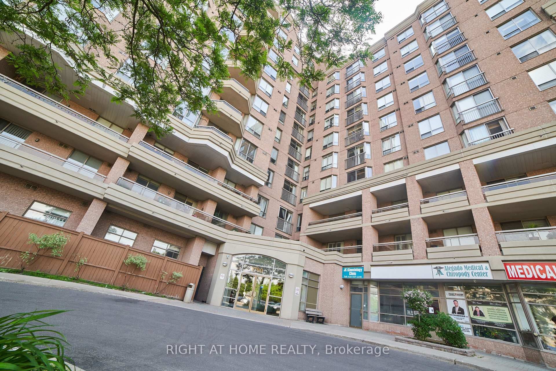 1700 Eglinton Avenue Unit 609, Don Mills / Parkwoods / Victoria Village, ON M4A 2X4 - Photo 1