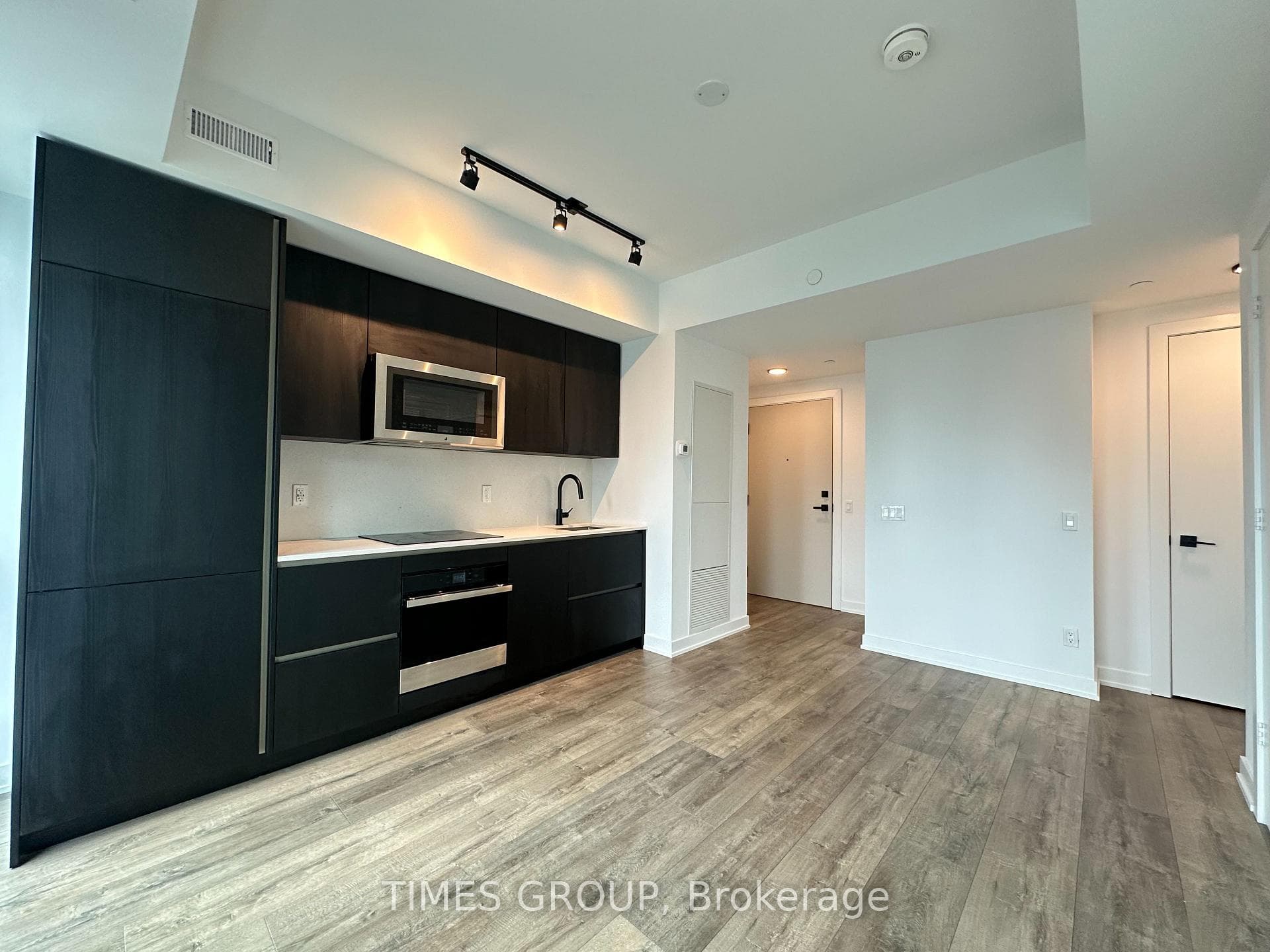 327 King Street Unit 3701, Toronto C01