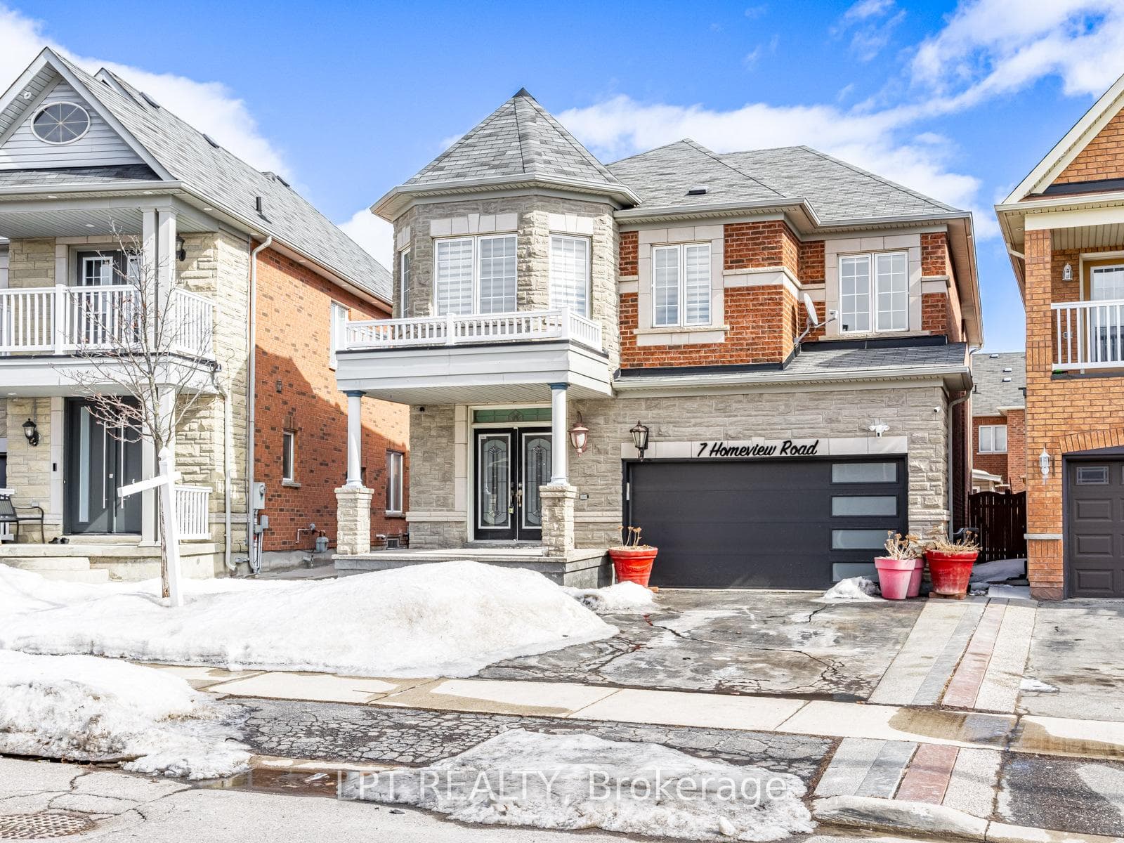 7 Homeview Road, Brampton, ON L6R 2L9 - Photo 1