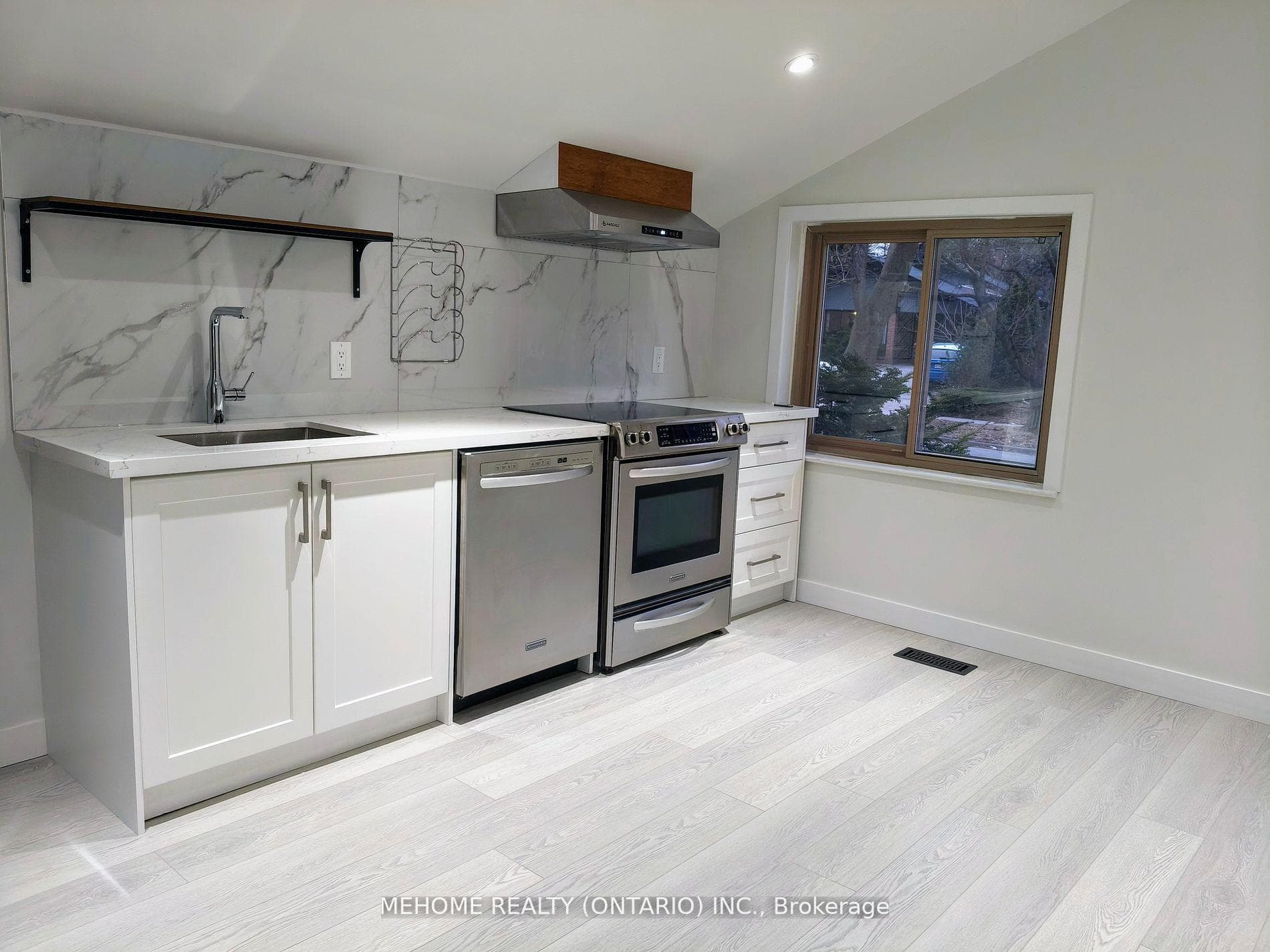 201 birkdale Road Unit Upper, Scarborough (West Hill / Highland Creek), ON M1P 3R9 - Photo 1