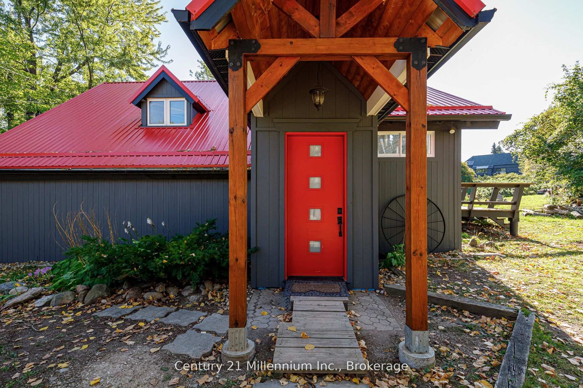 178 Sleepy Hollow Road, Blue Mountains, ON L9Y 0S8 - Photo 1