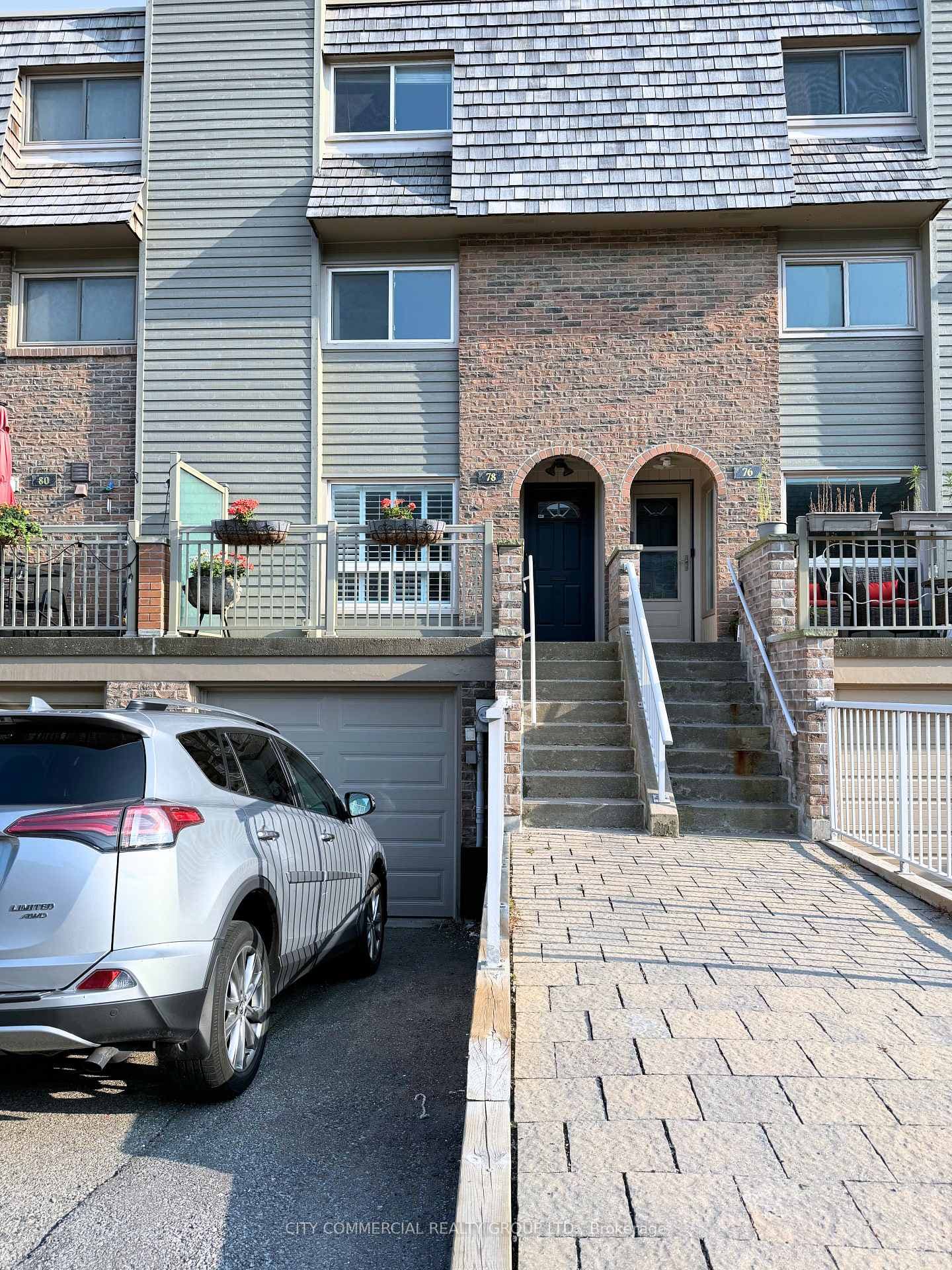 78 Dutch Myrtle Way, Don Mills / Parkwoods / Victoria Village, ON M3B 3K8 - Photo 1