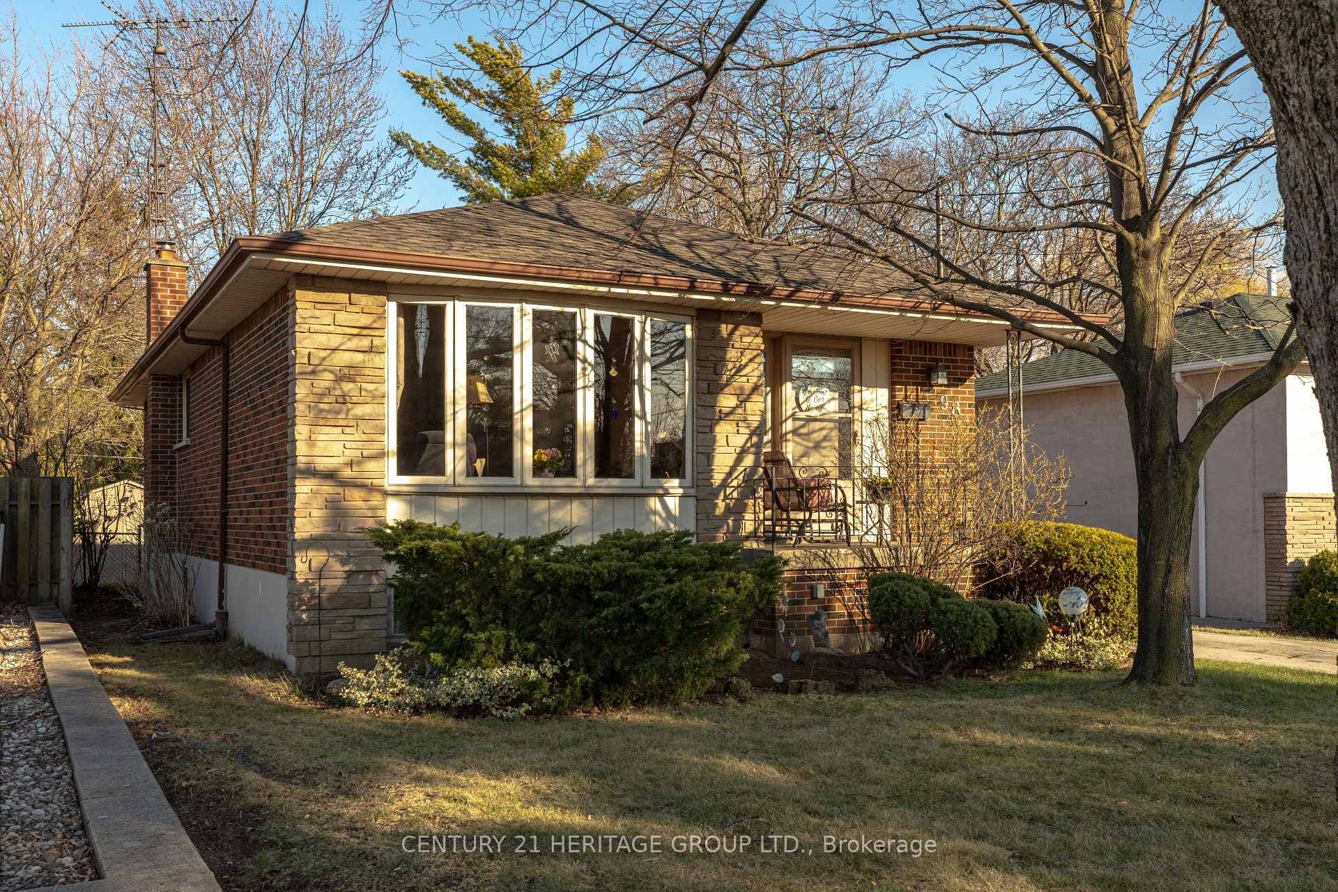 98 Cameo Avenue, Hamilton, ON L8V 2H3 - Photo 1