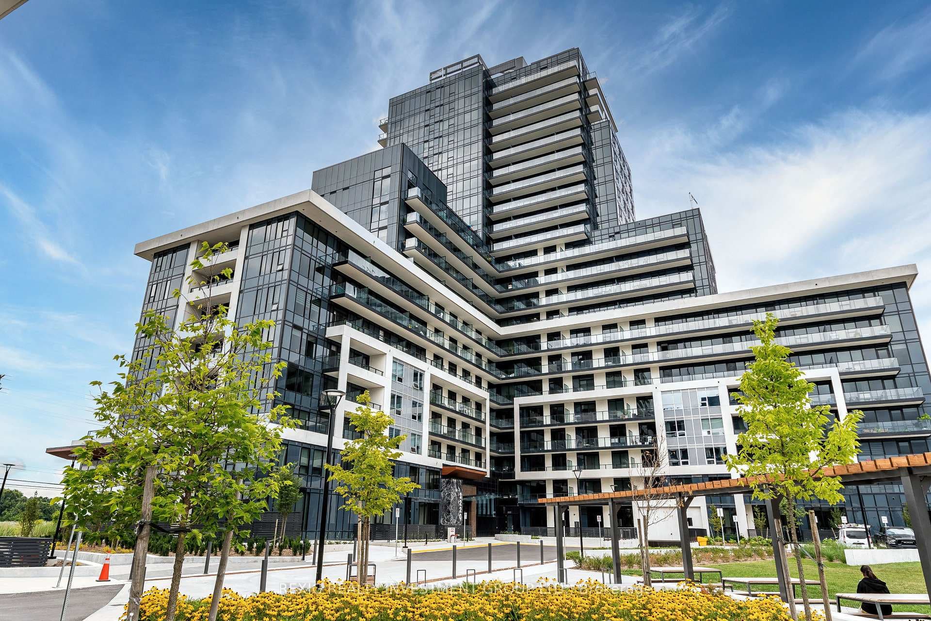 3220 William Coltson Avenue Unit 818, Oakville, ON L6H 7X9 - Photo 1