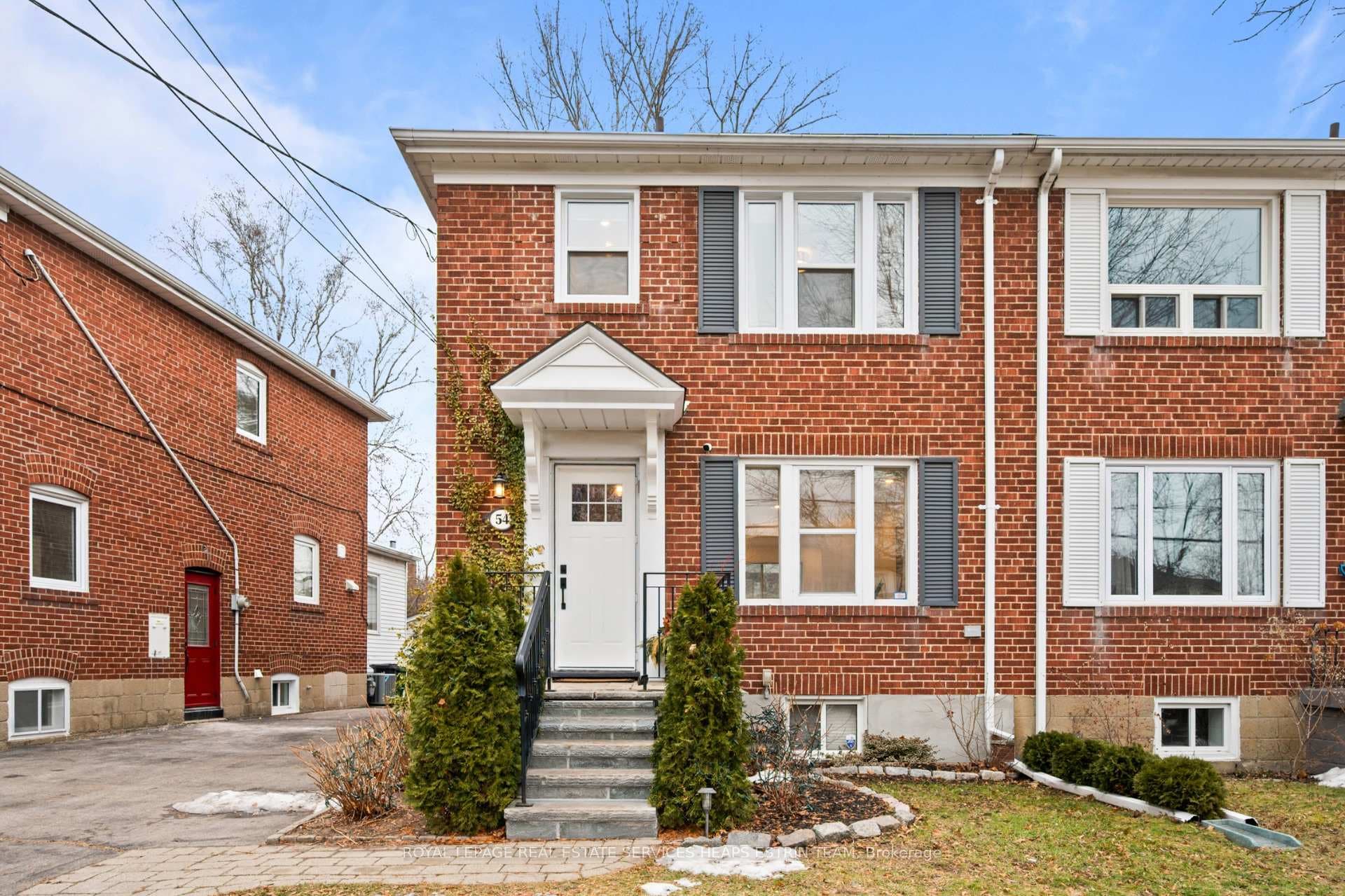 54 Thursfield Crescent, Flemingdon Park / Don Mills, ON M4G 2N5 - Photo 1