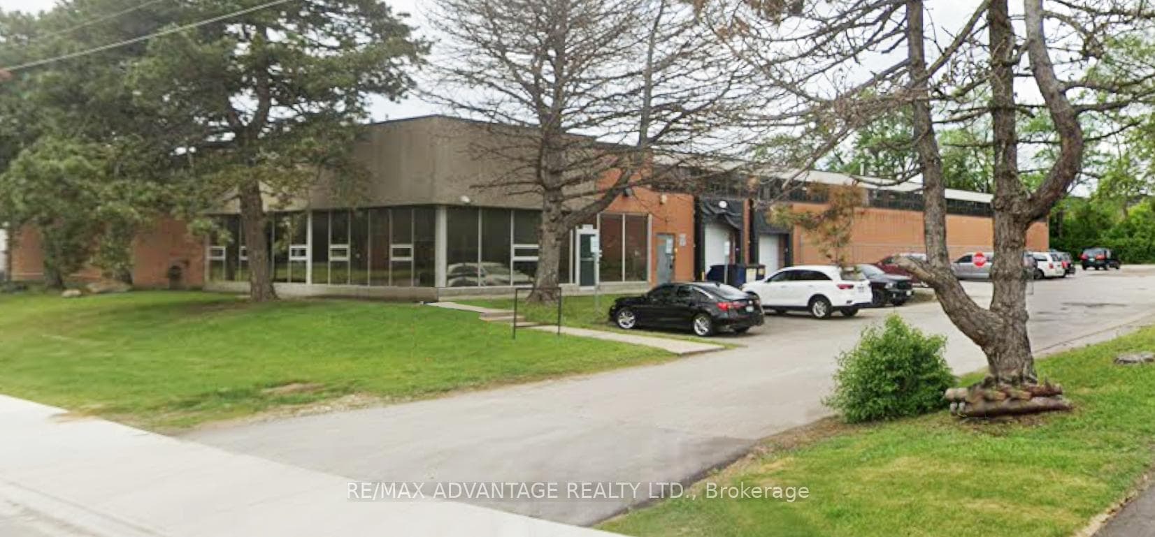 56 Torlake Crescent, Liberty Village / Parkdale / South Parkdale, ON M8Z 1B8 - Photo 1