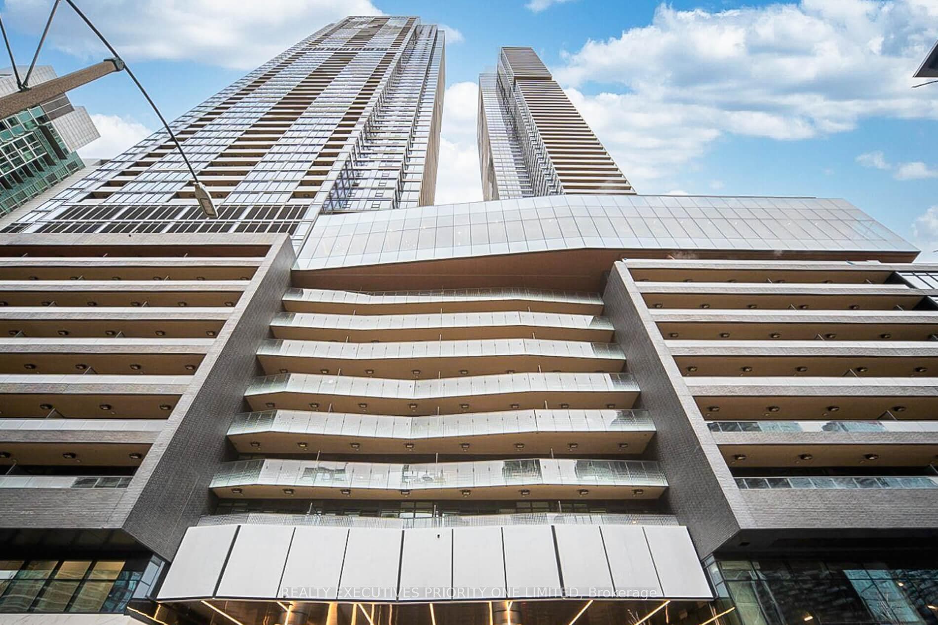 1 Concord Cityplace Way Unit 5515, Downtown Toronto / Waterfront, ON M5V 0X3 - Photo 1