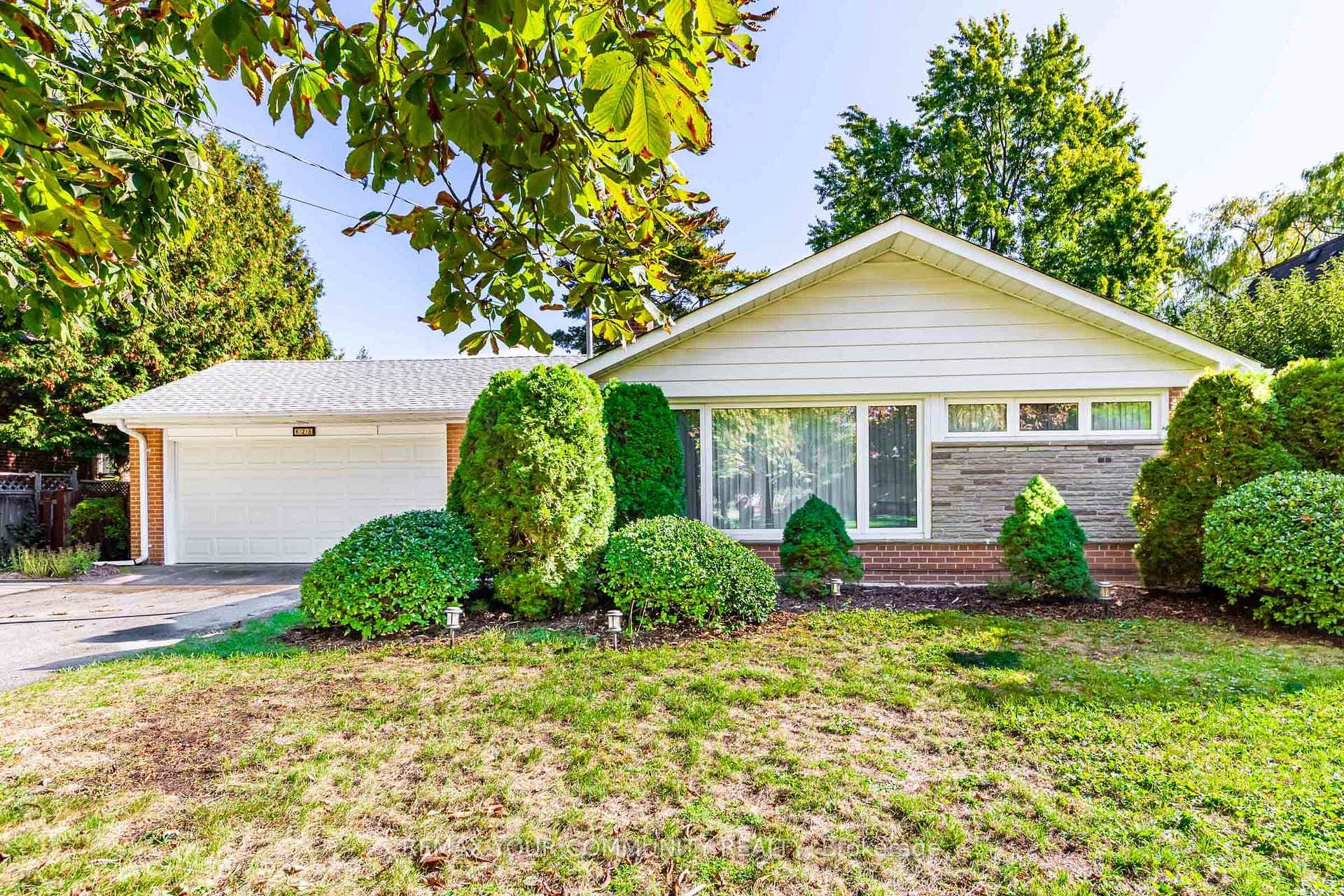 628 Shenandoah Drive, Mississauga, ON L5H 1V9 - Photo 1