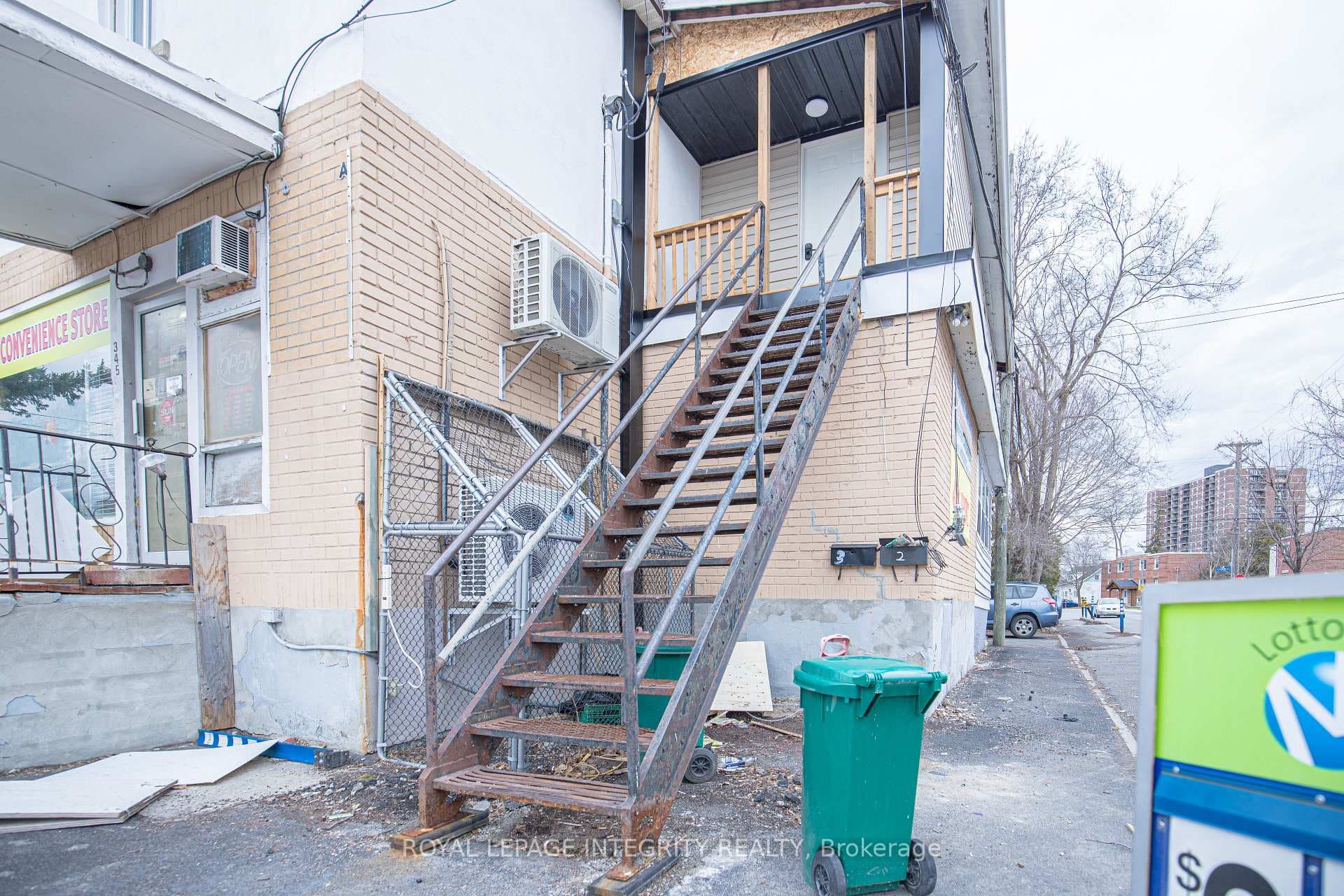345 Richelieu Avenue, Vanier and Kingsview Park, ON K1L 6J7 - Photo 1