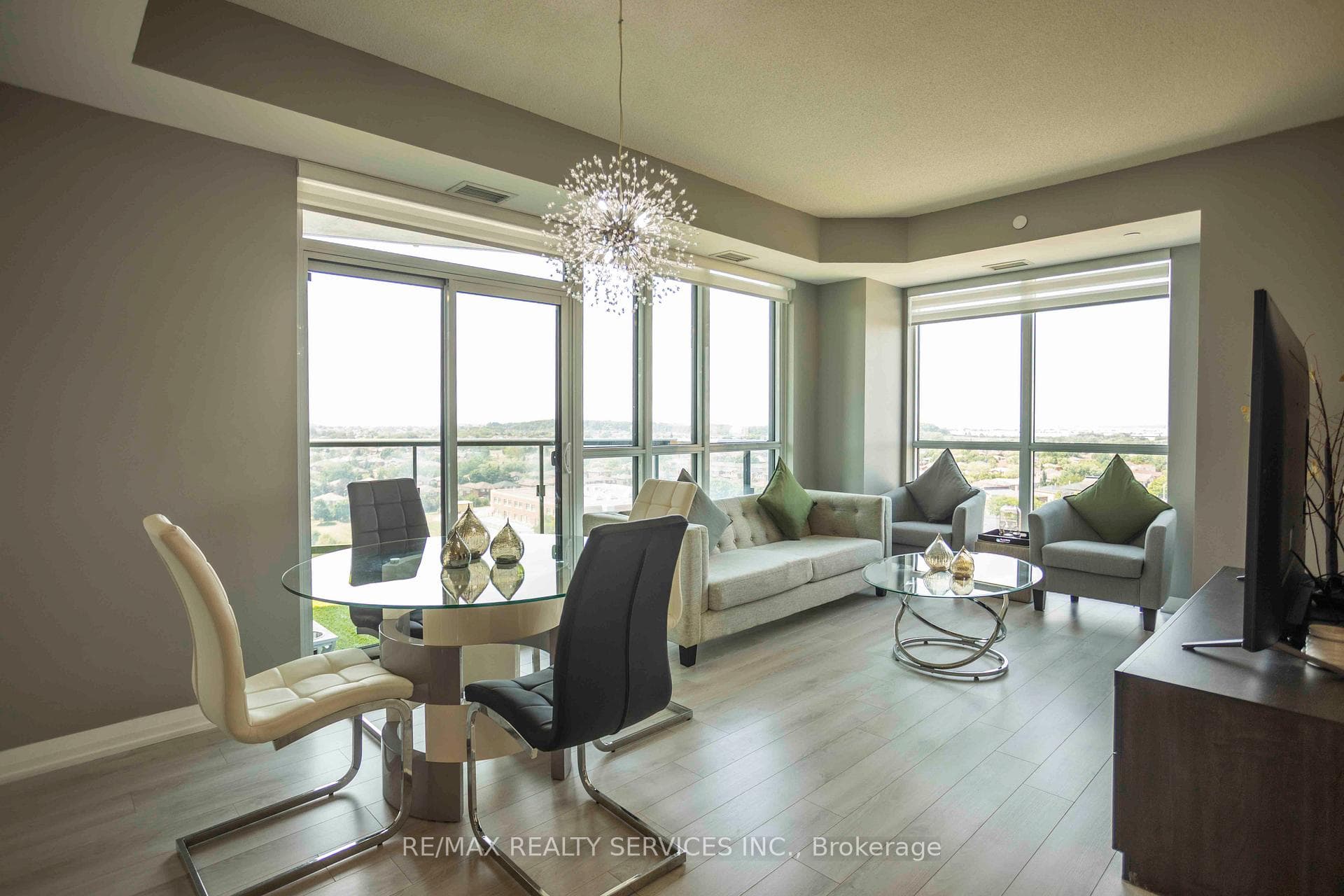 35 Watergarden Drive Unit 918, Mississauga, ON L5R 0G8 - Photo 1