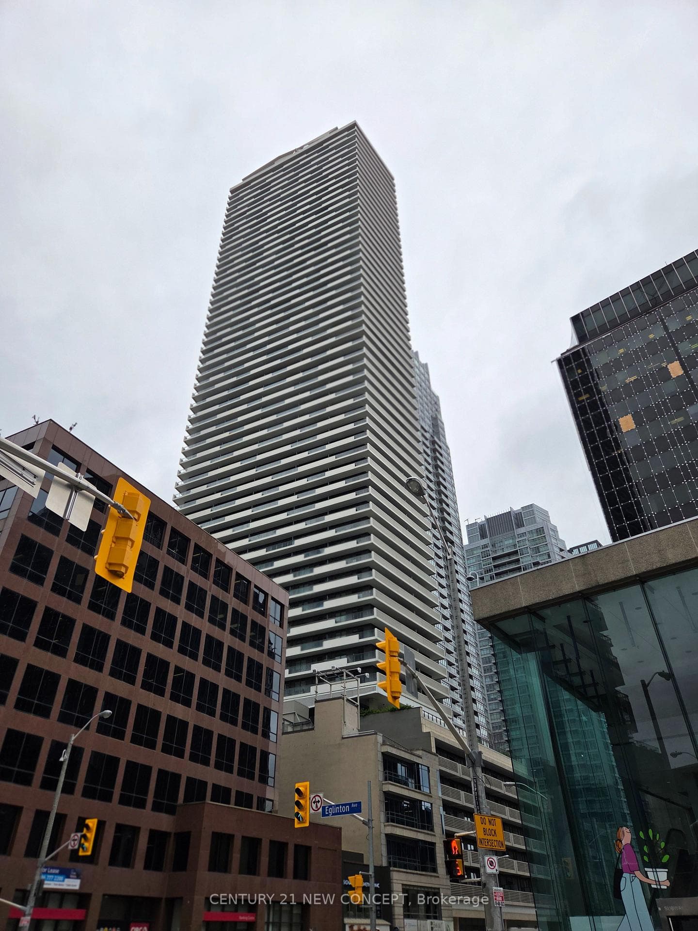 2221 Yonge Street Unit 3603, Leaside / Davisville, ON M4S 2B4 - Photo 1