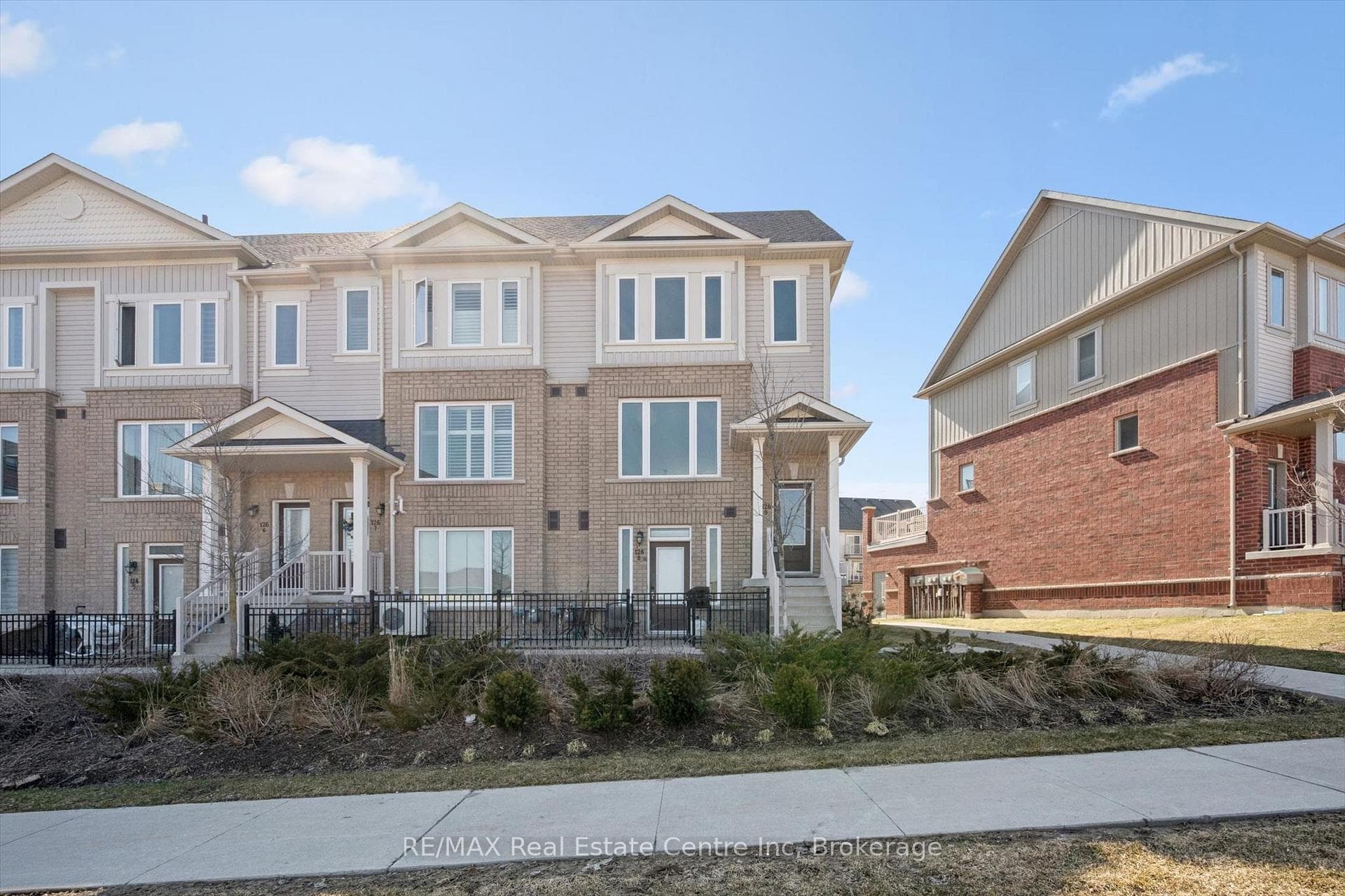 126 Watson Parkway Unit 9, Guelph, ON N1E 0P6 - Photo 1