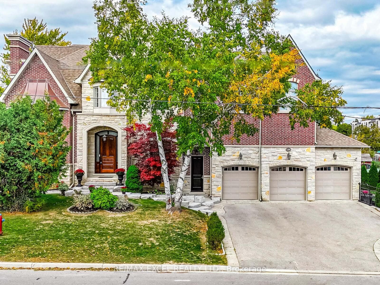 134 Spruce Avenue, Richmond Hill, ON L4C 6W1 - Photo 1