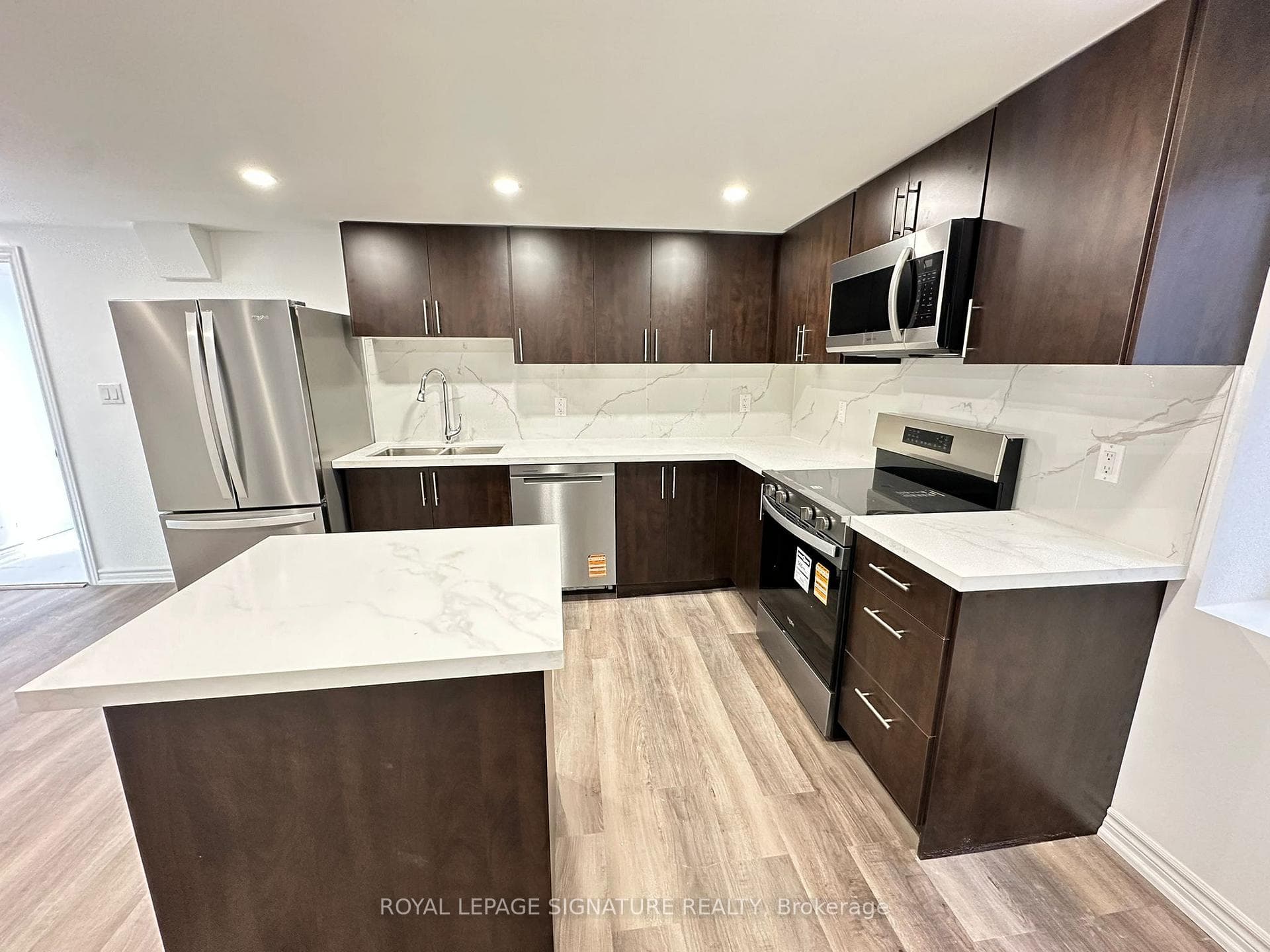 17 Tamarisk Drive Unit Lower, Etobicoke (West Mall / Rexdale), ON M9V 1S2 - Photo 1